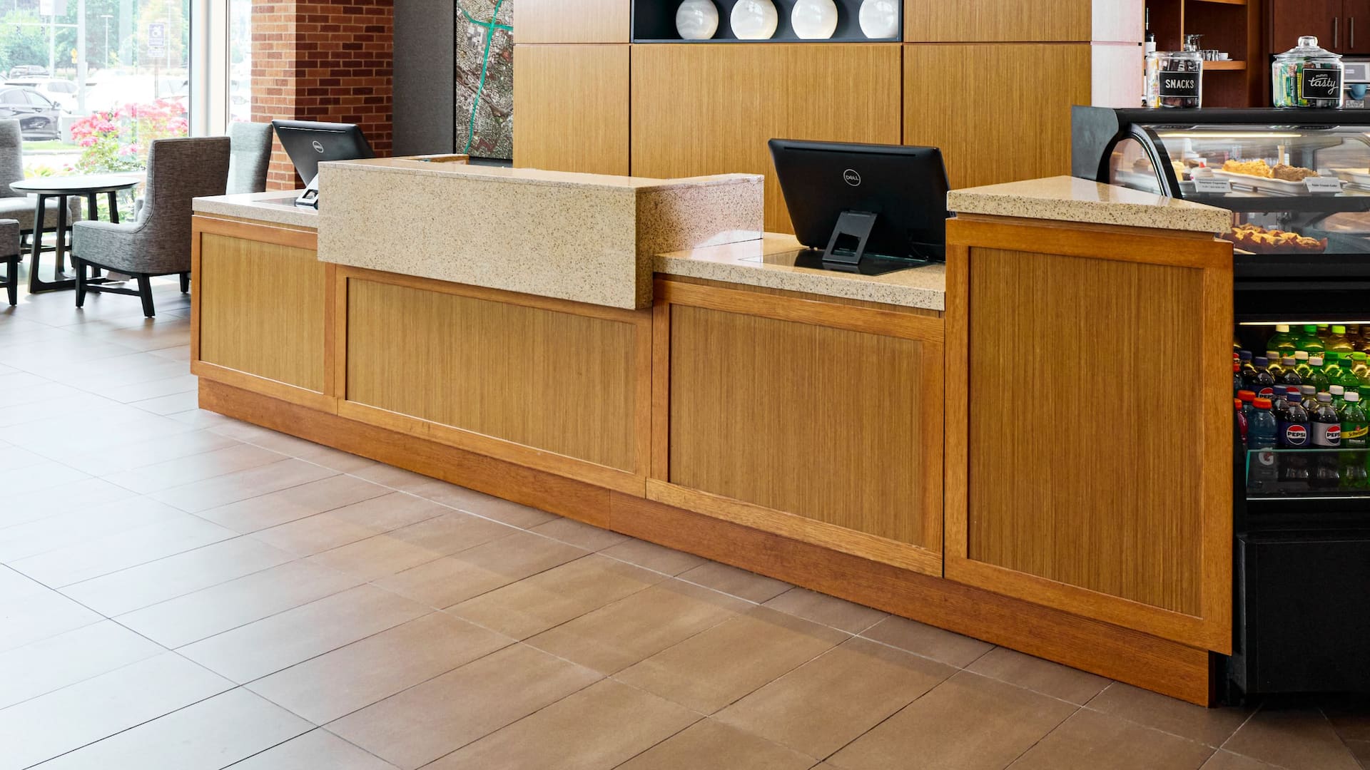 Hyatt Place New York/Yonkers Gallery Host Stand