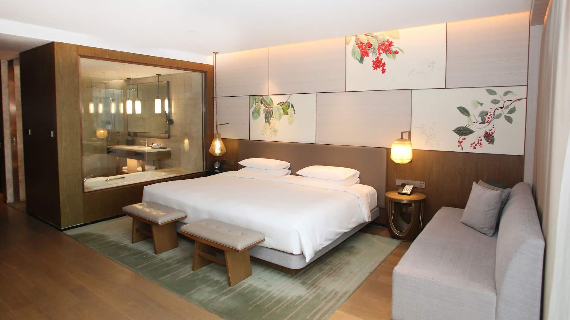 1/1 Hyatt Regency Beijing Shiyuan Family Guestroom King Bed With Sofa Bed