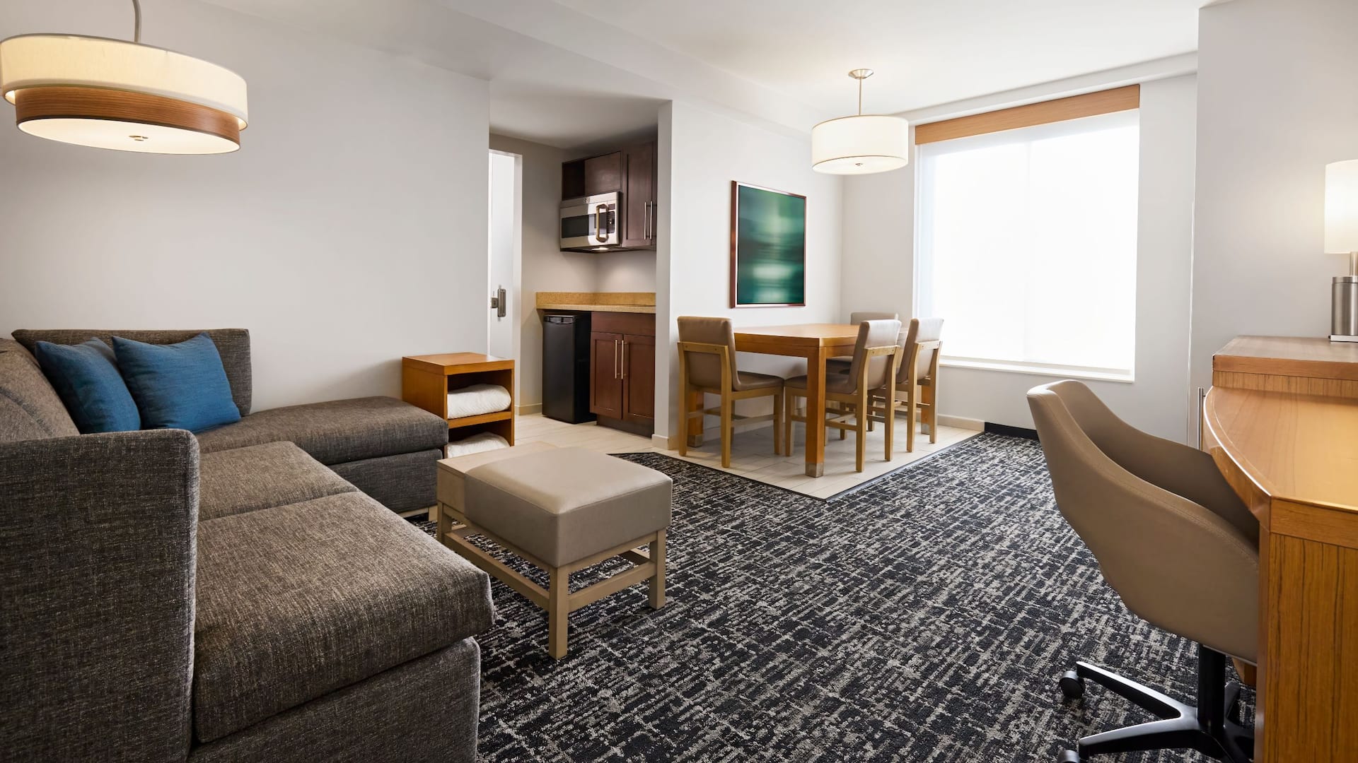 Hyatt Place New York/Yonkers One Bedroom Specialty Suite Living Area