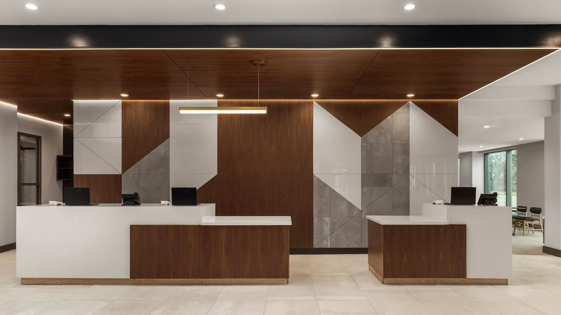 Hyatt House Mississauga / Airport Corporate Centre Front Desk