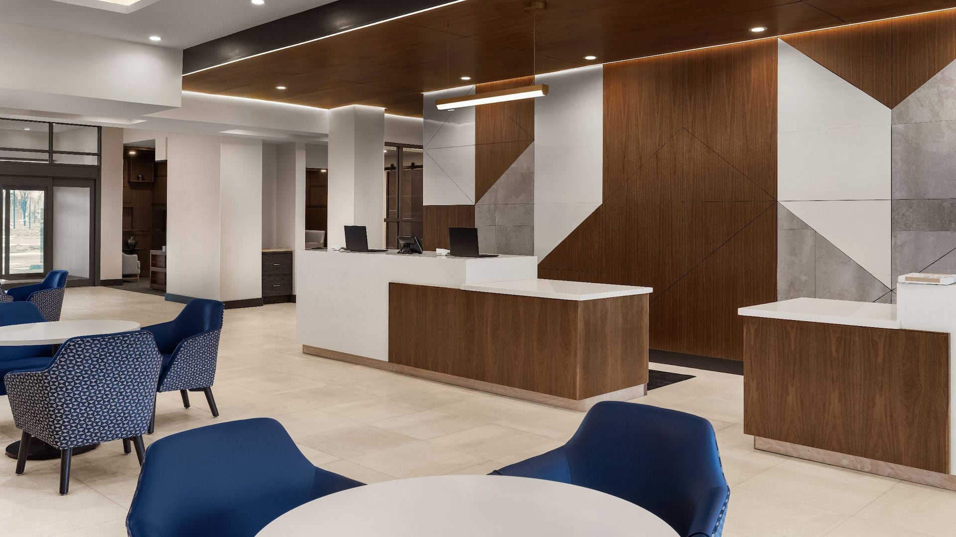 Hyatt House Mississauga / Airport Corporate Centre Front Desk And Seating