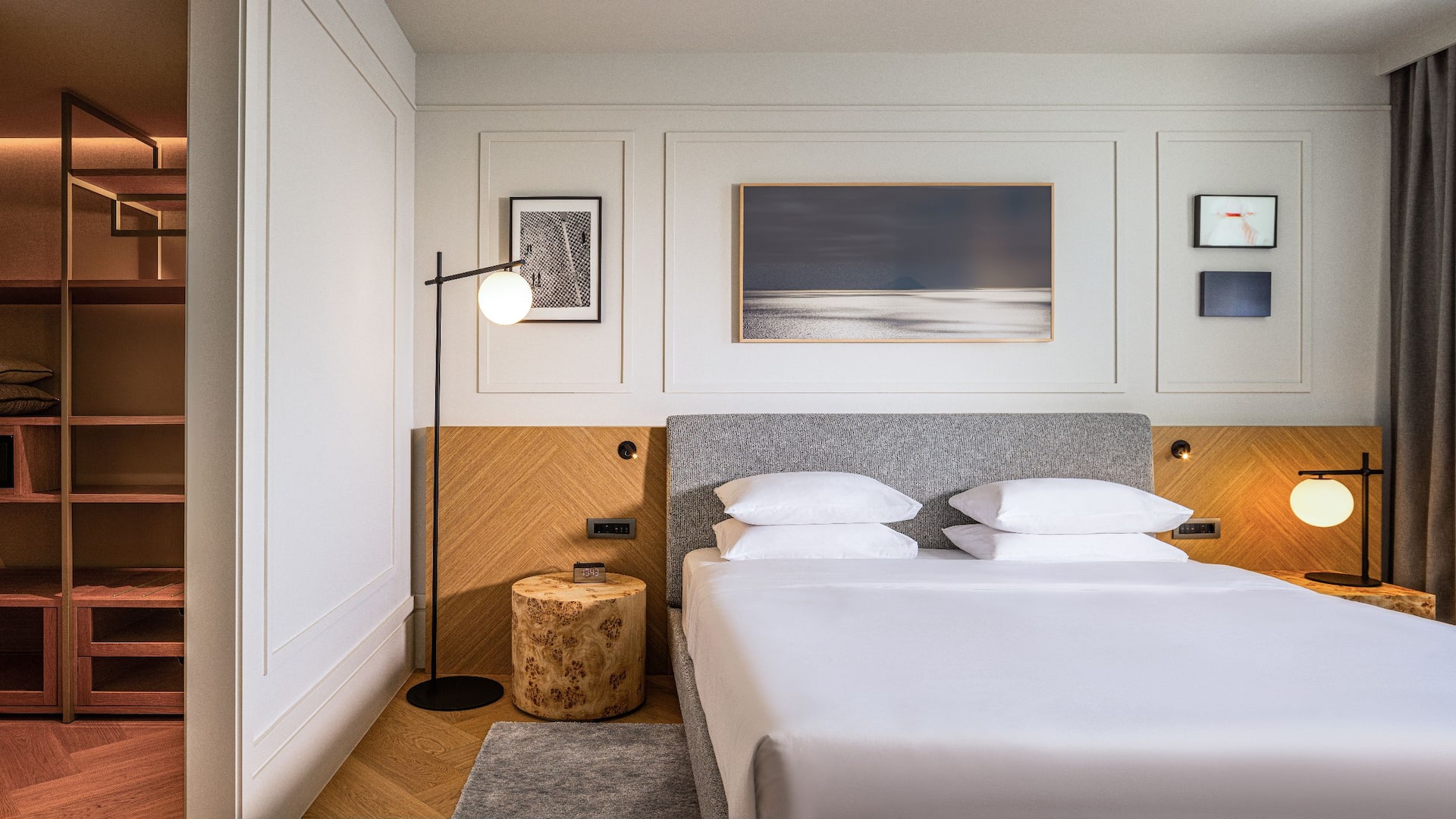 3 de 4 Hyatt Regency Zadar Regency Suite Sea View Bed And Closet