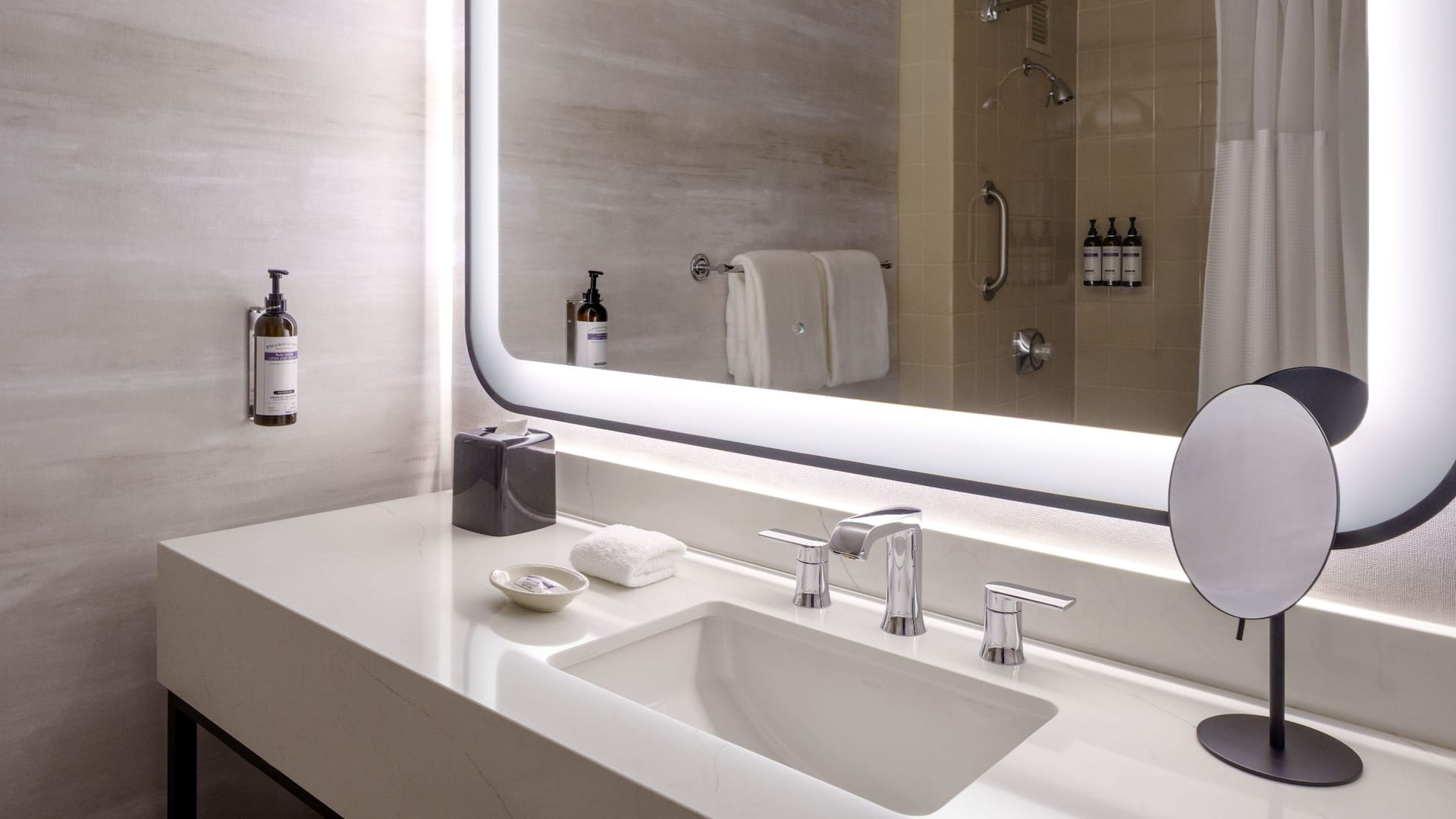 5 de 5 Hyatt Regency Reston Standard Bathroom