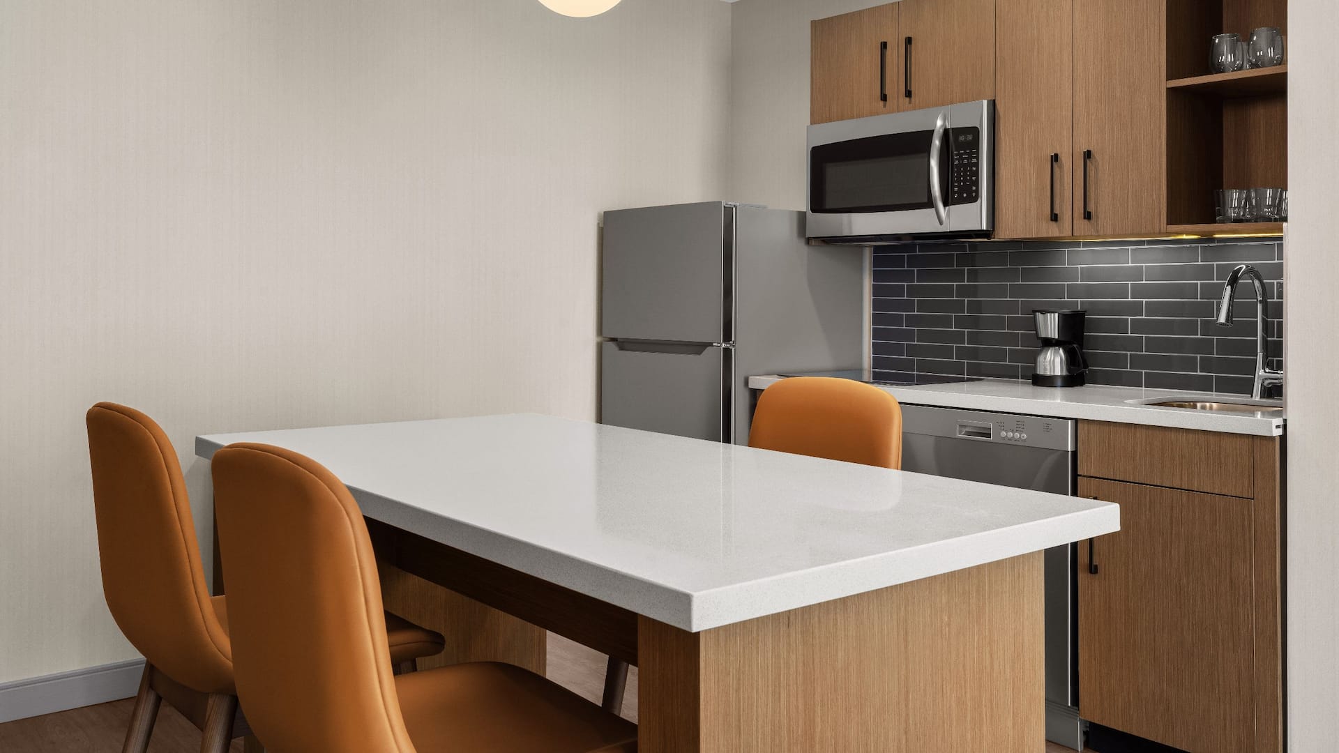 Hyatt House Mississauga / Airport Corporate Centre Kitchenette