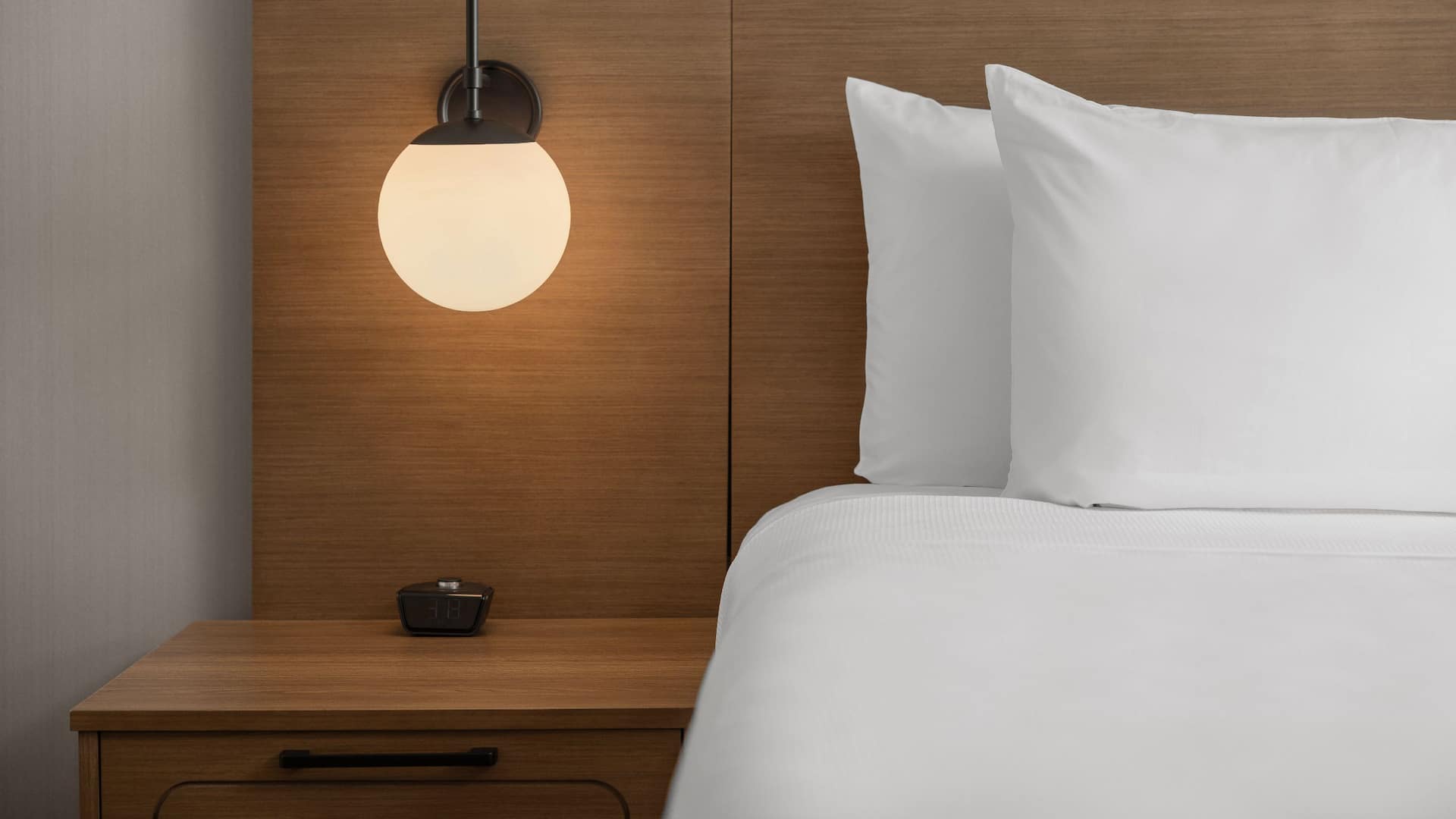 Hyatt Place Mississauga / Airport Corporate Centre Pillow Close Up