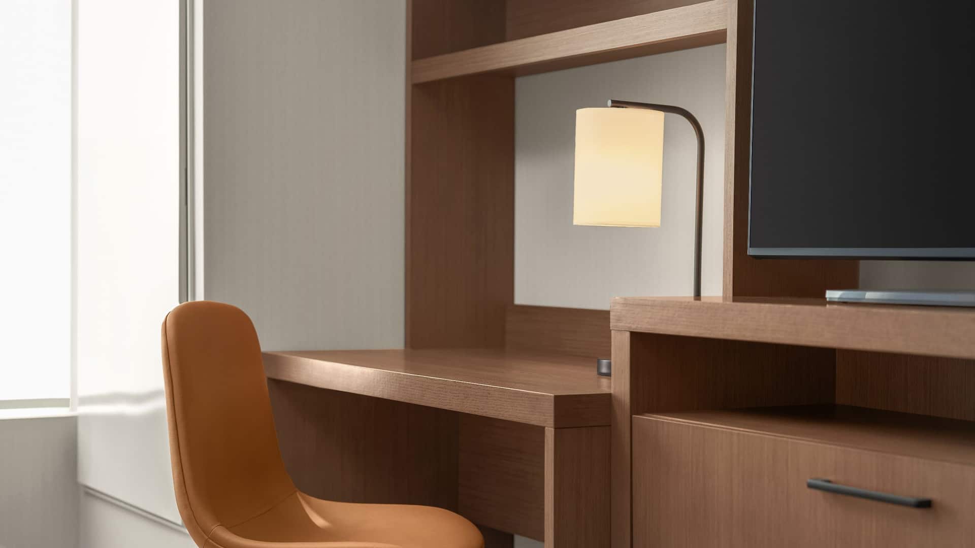 2 of 5 Hyatt Place Mississauga / Airport Corporate Centre Desk Close Up