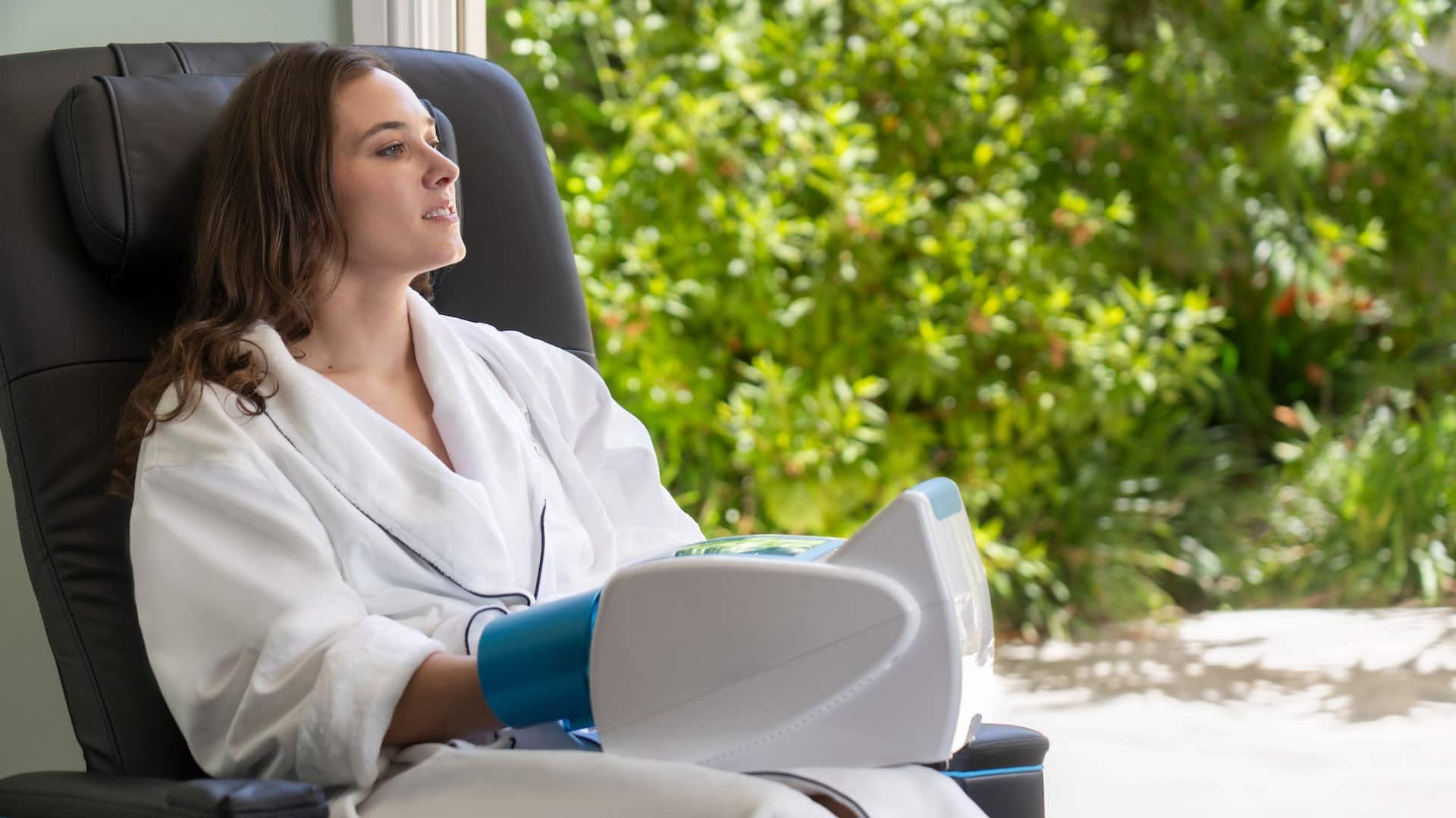 Hyatt Regency Huntington Beach Resort and Spa Spa Hand Device