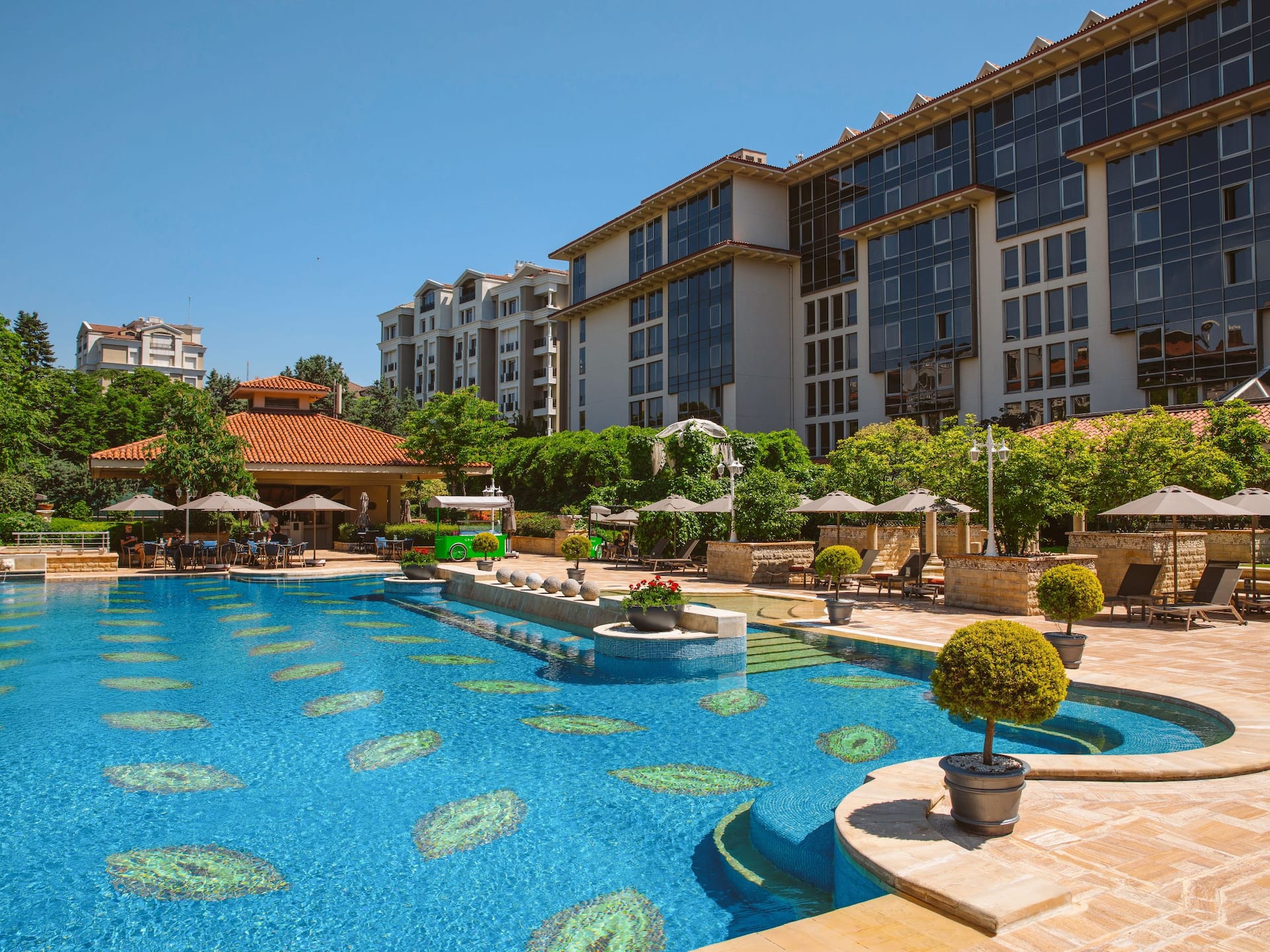 Grand Hyatt Istanbul Outdoor Pool Area