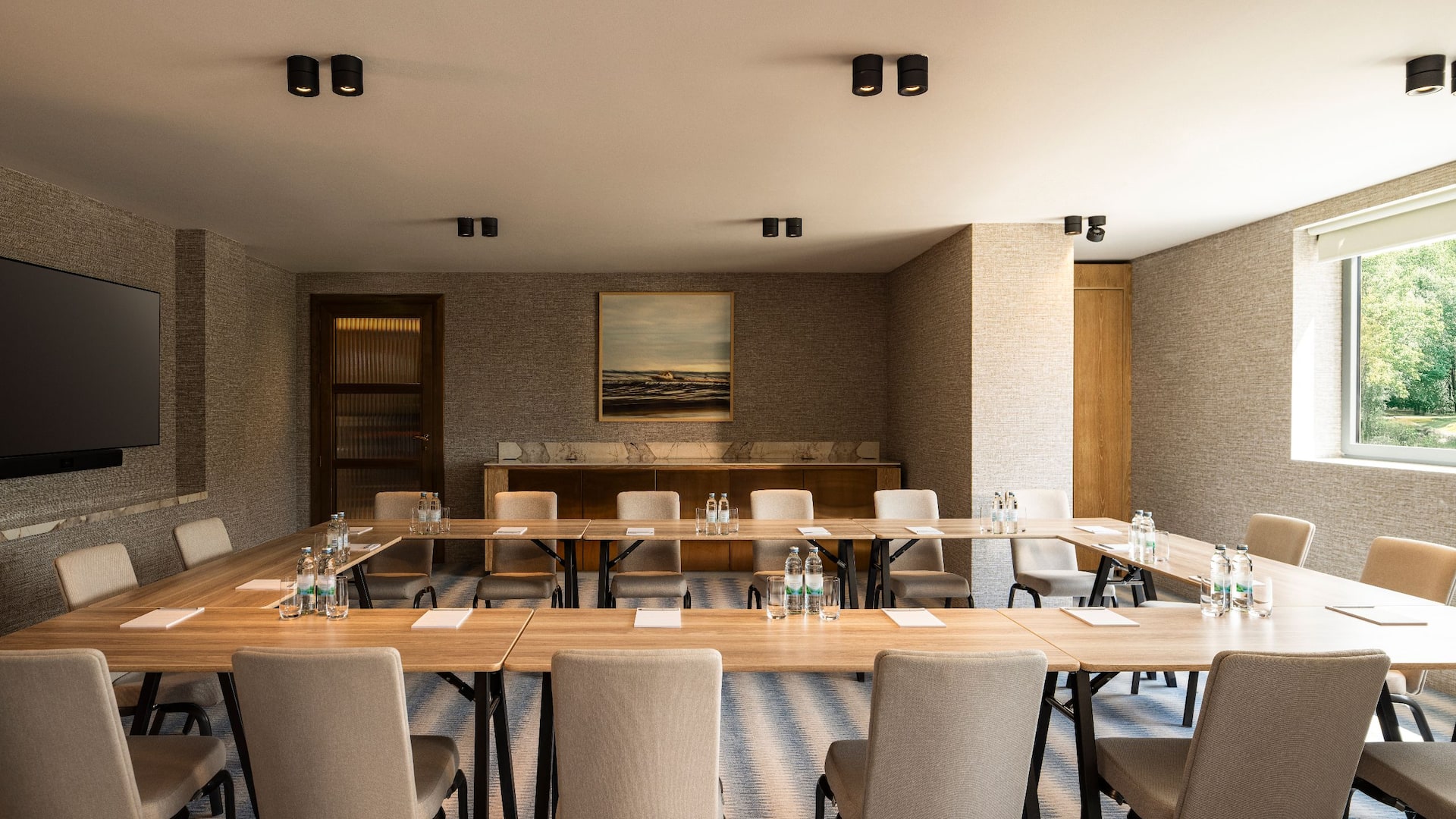 2 von 3 Hyatt Regency Zadar Molat Meeting Room Decoration