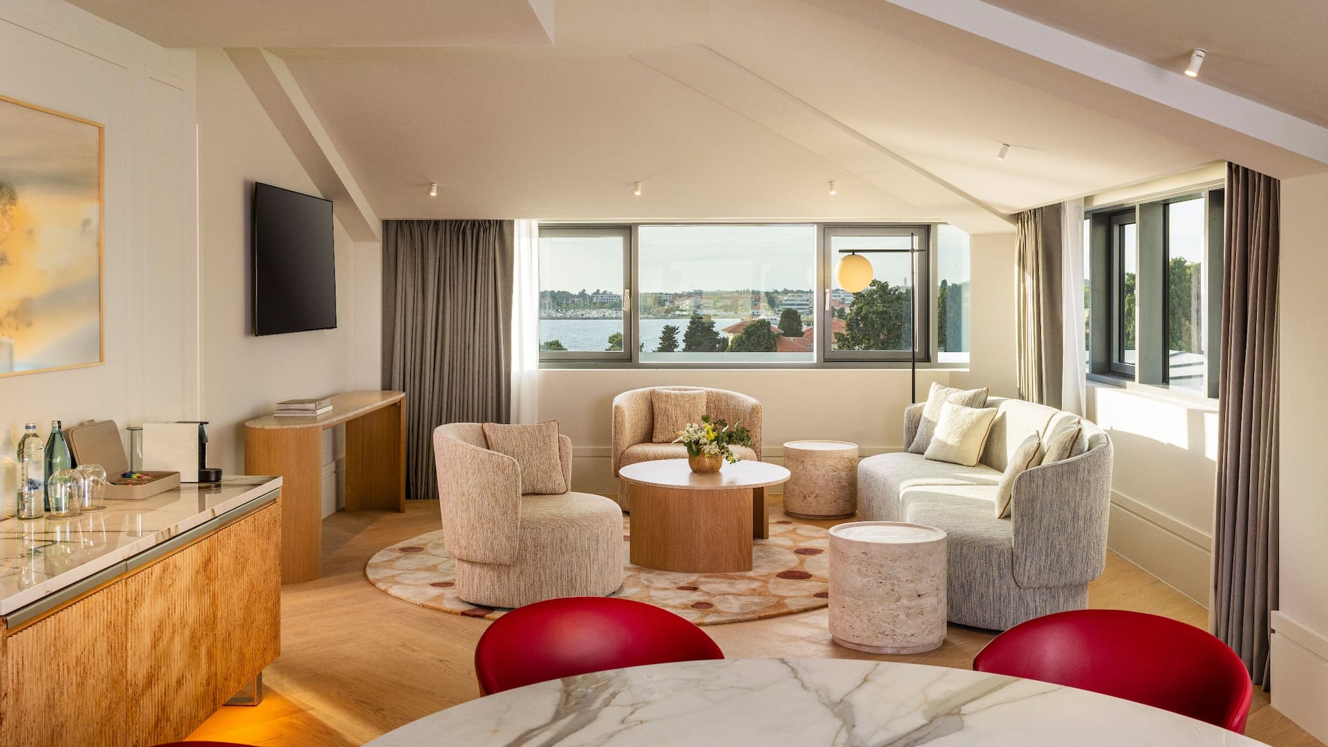 1 de 3 Hyatt Regency Zadar Adriatic Suite Living Room