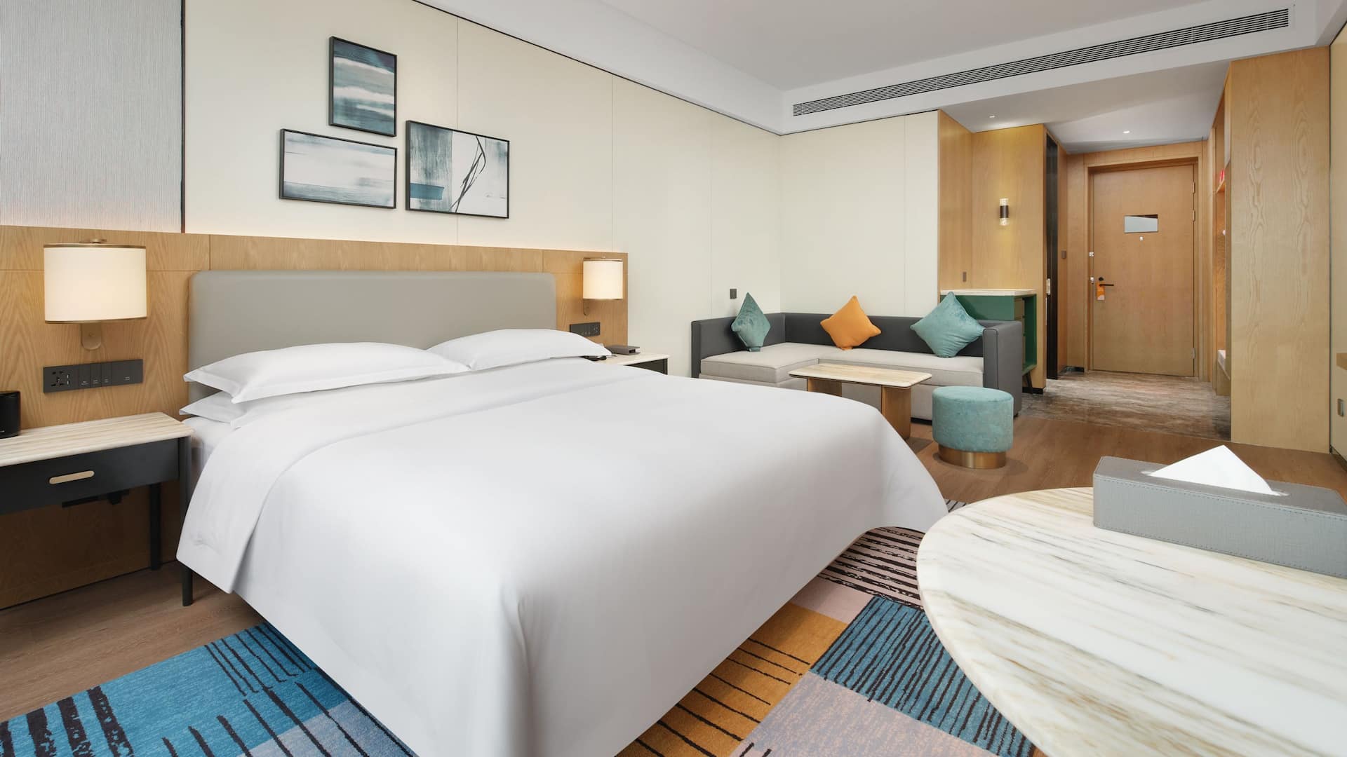 1 de 2 Hyatt Place Nanchong Gaoping King River View Room With Table