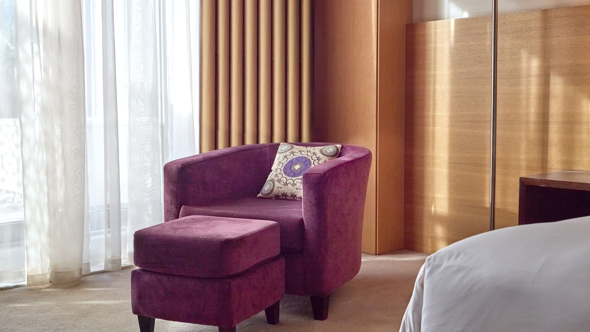 3 of 5 Hyatt Regency Tashkent Deluxe King Chair