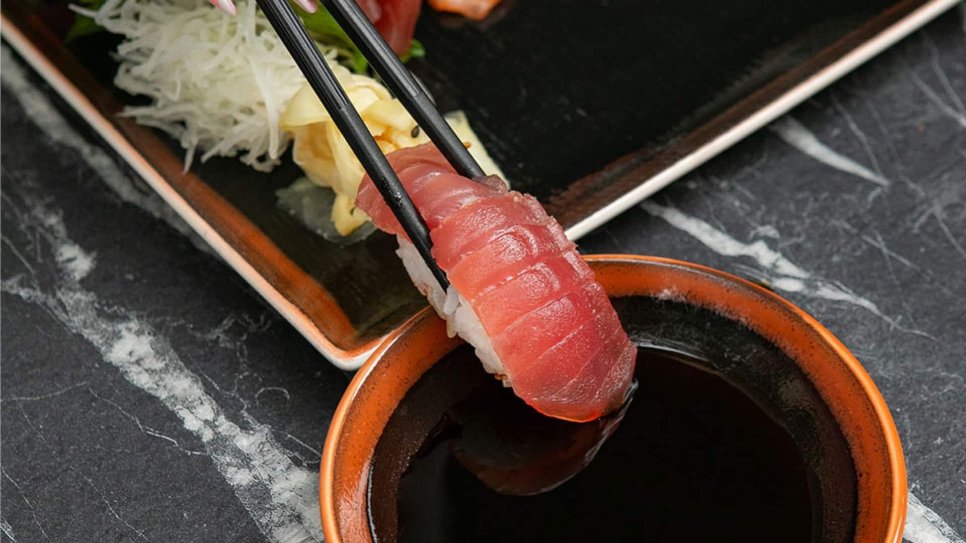 9 von 10 Grand Hyatt Berlin Vox Tuna Nigiri Soy Sauce
