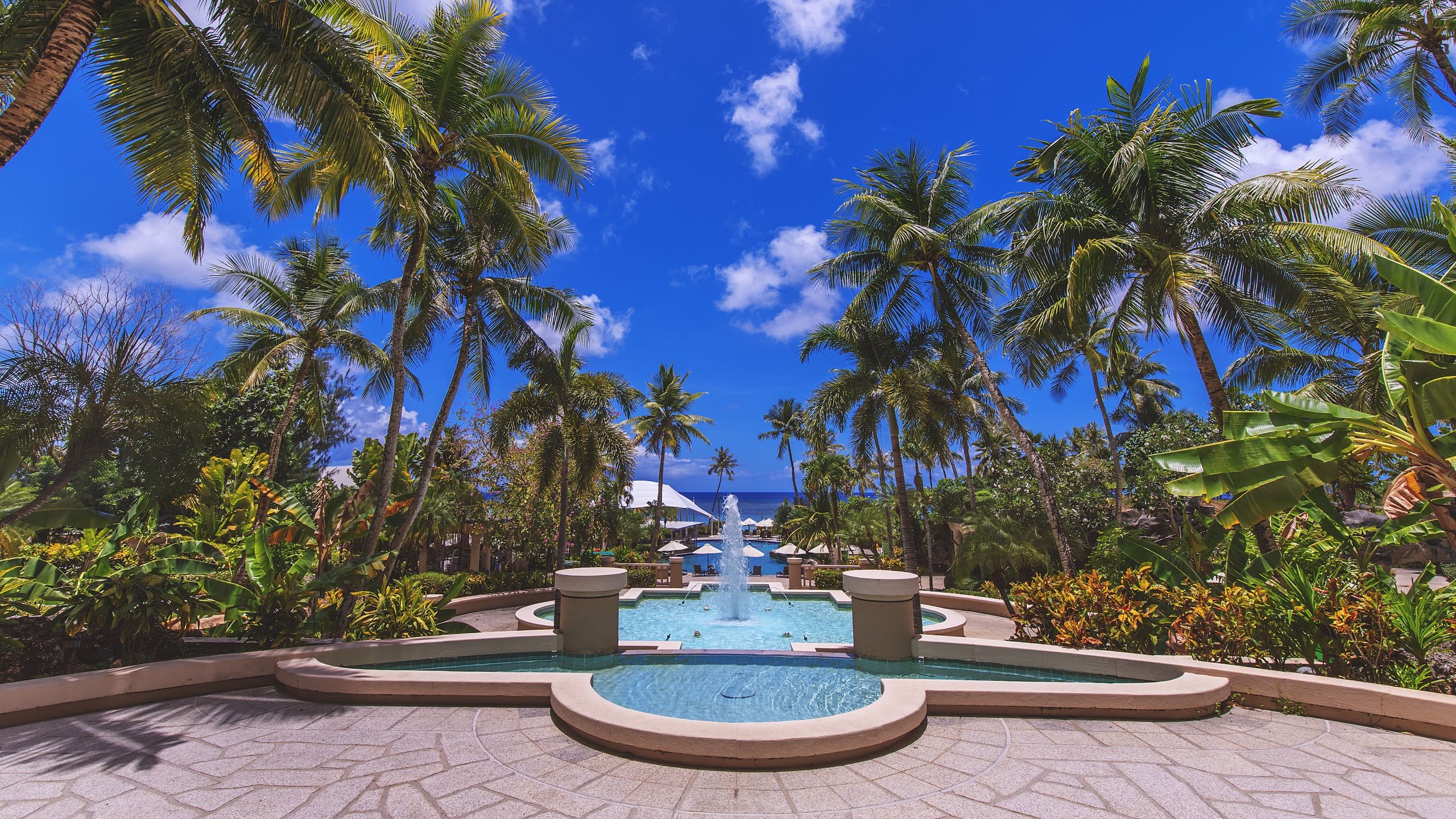 GUAMH-P0464-Resorts-Fountain-