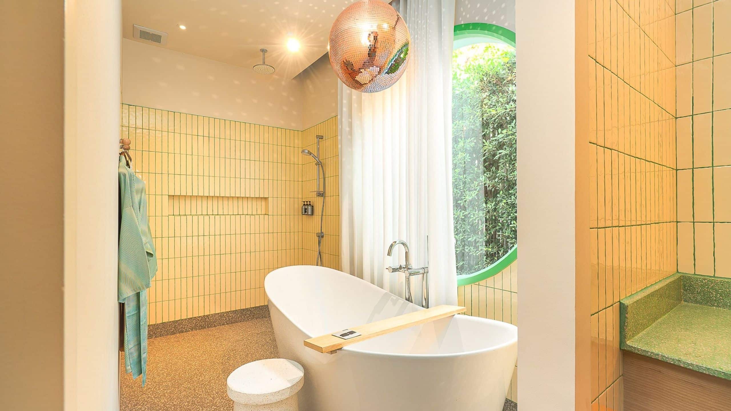 4 von 4 The Standard, Hua Hin Standard Pool Villa Bathroom