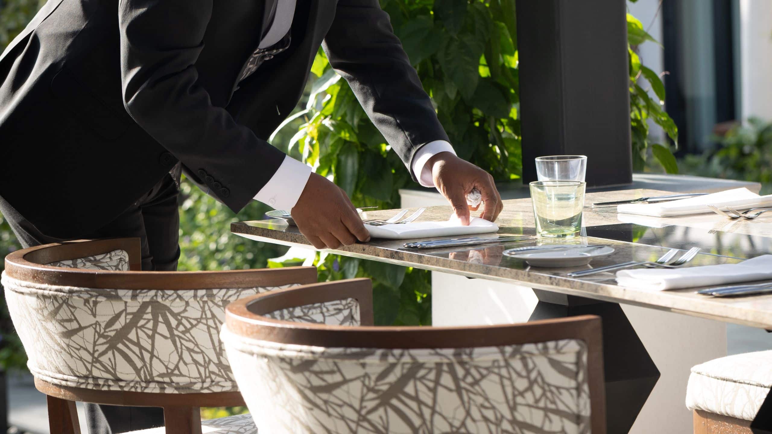 Park Hyatt Johannesburg Restuarant Supervisor In Action