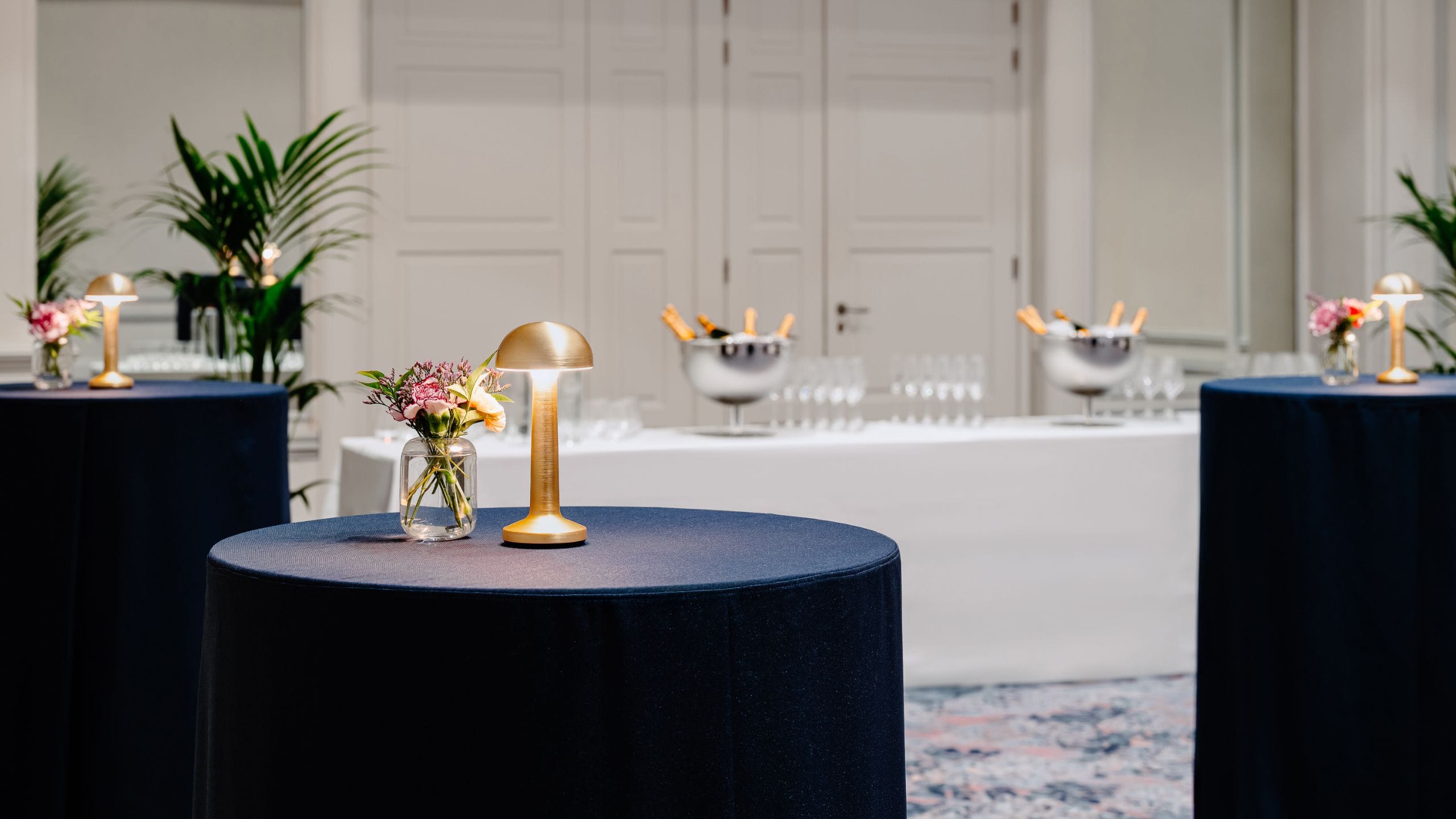 2 of 8 Hôtel du Louvre Meeting Room Louis Napoleon Focus Table