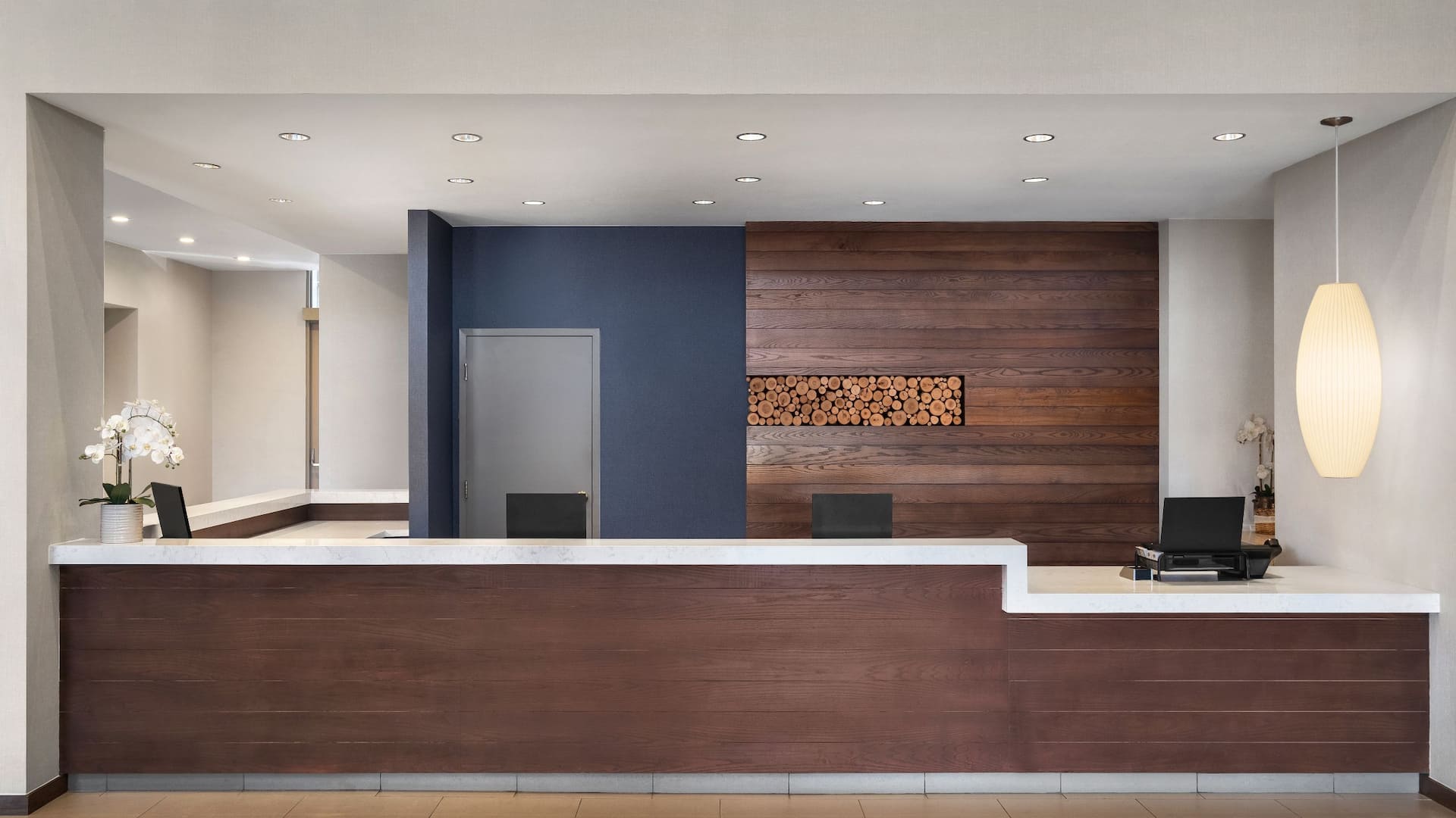 Hyatt House Emeryville/San Francisco Bay Area Front Desk