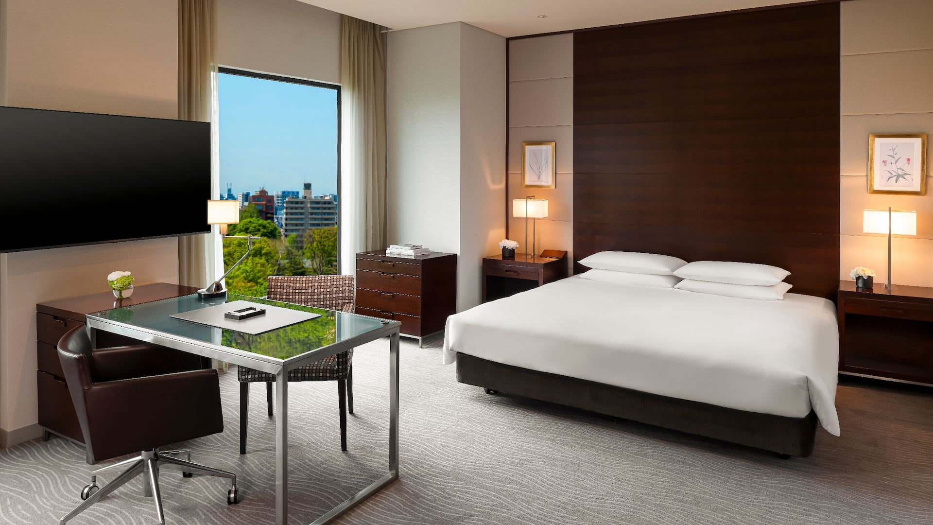1 of 3 Hyatt Regency Tokyo Club Deluxe King Guestroom