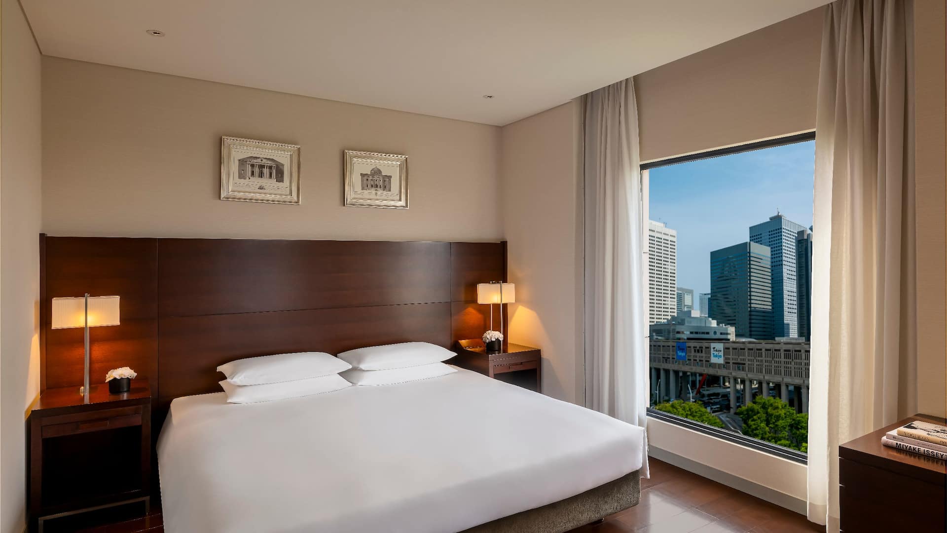 Hyatt Regency Tokyo Regency Executive Bed Daytime