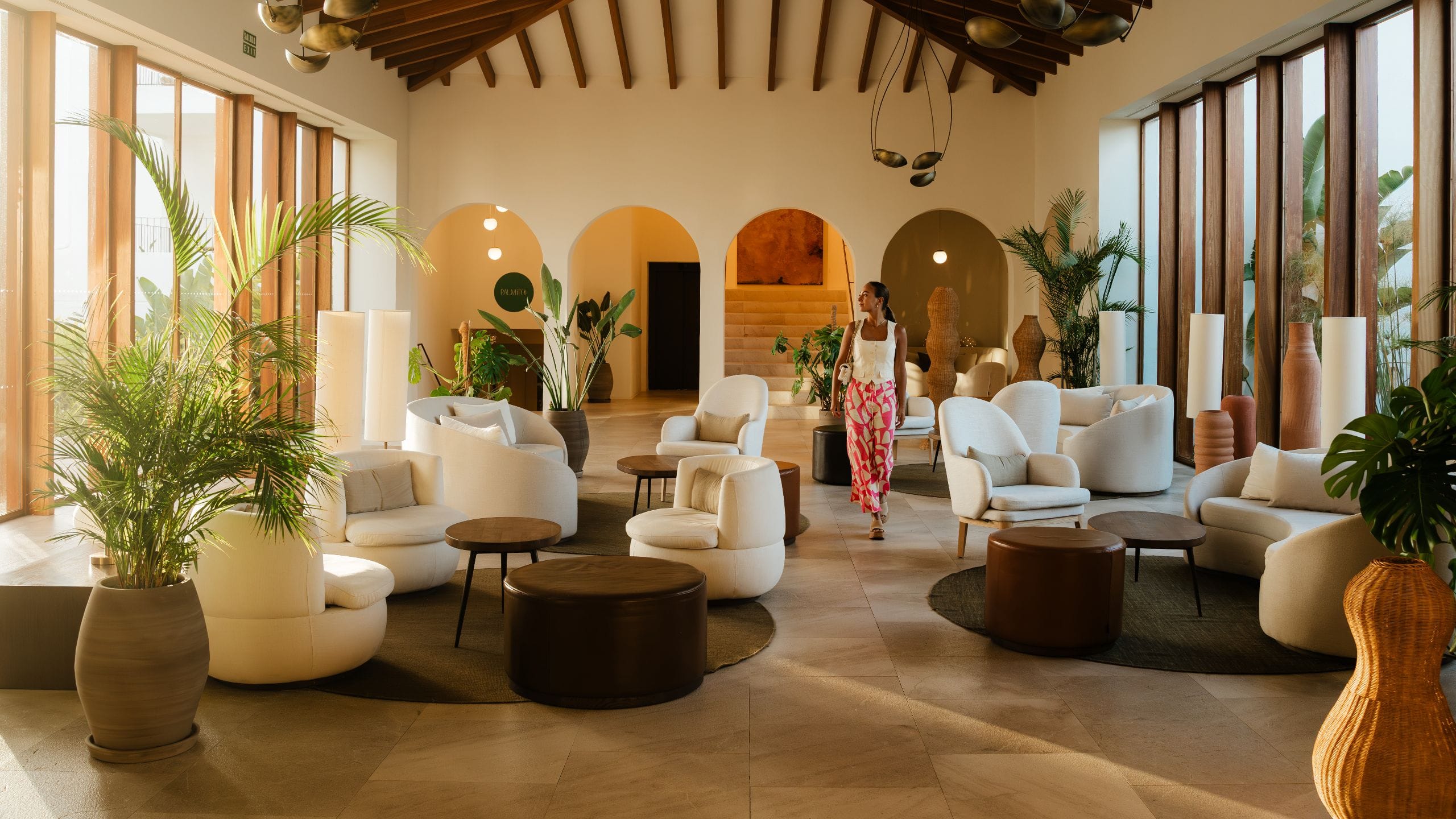 La Zambra Resort Lobby La Zambra Woman