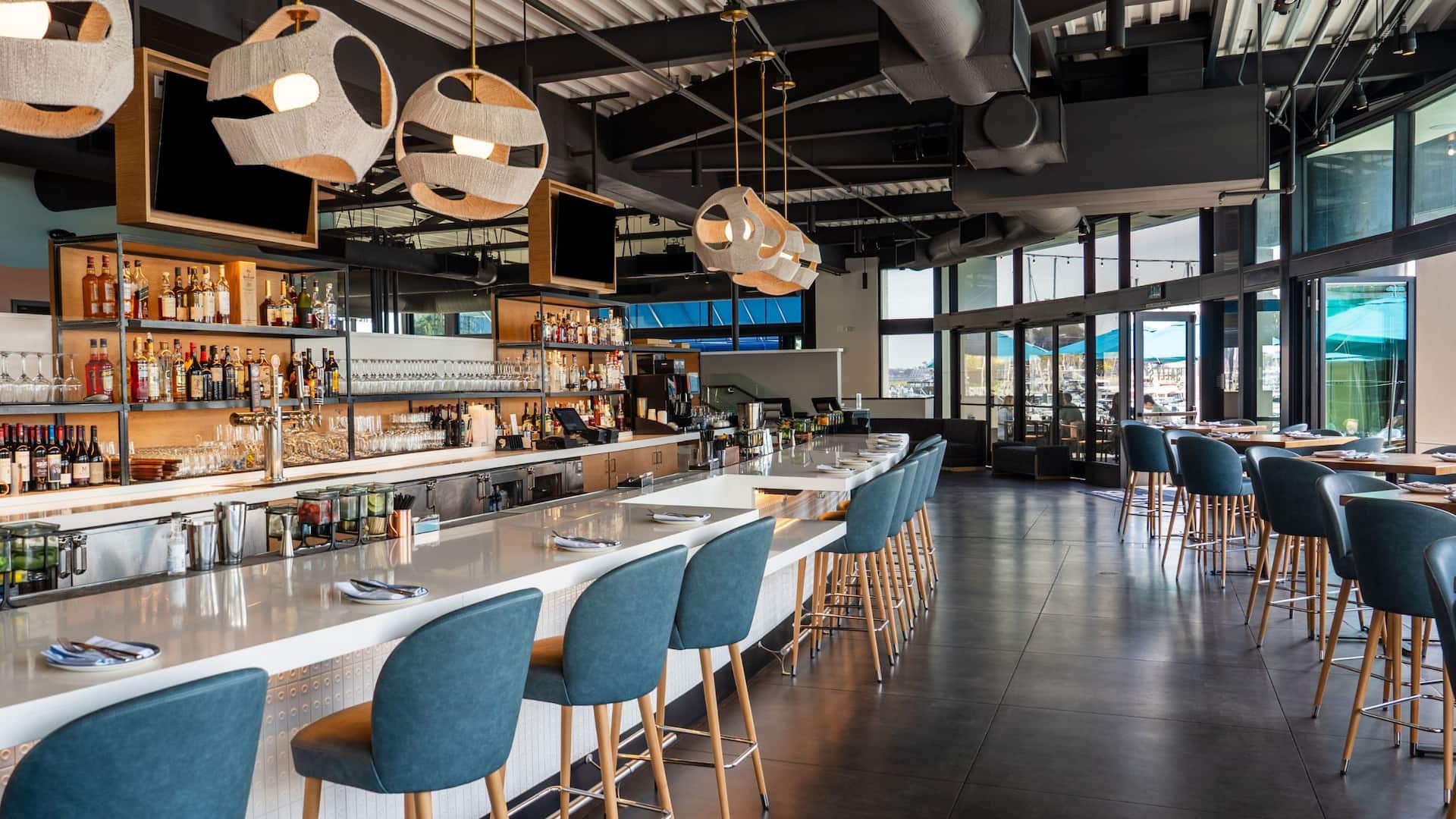 Manchester Grand Hyatt San Diego Sallys Bar