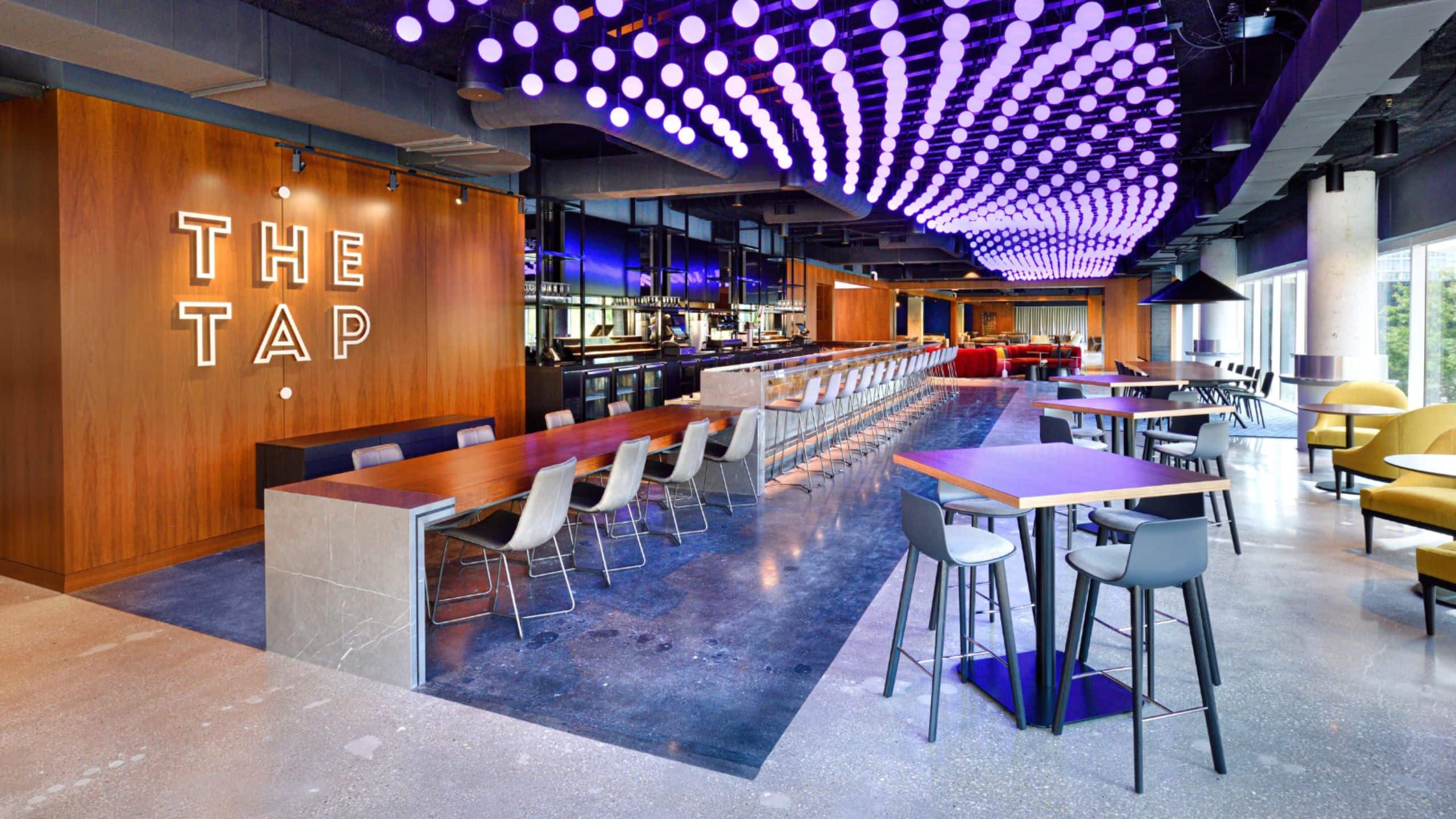 Hyatt Regency McCormick Place Chicago The Tap Seating And Bar