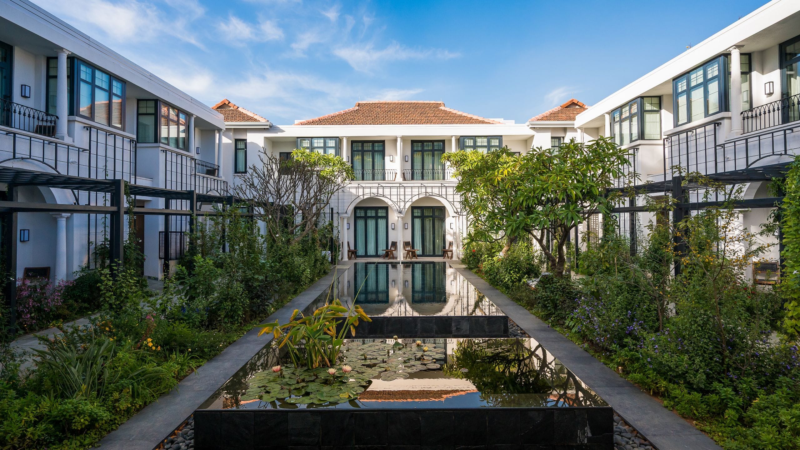Park Hyatt Johannesburg Courtyard Daytime Image