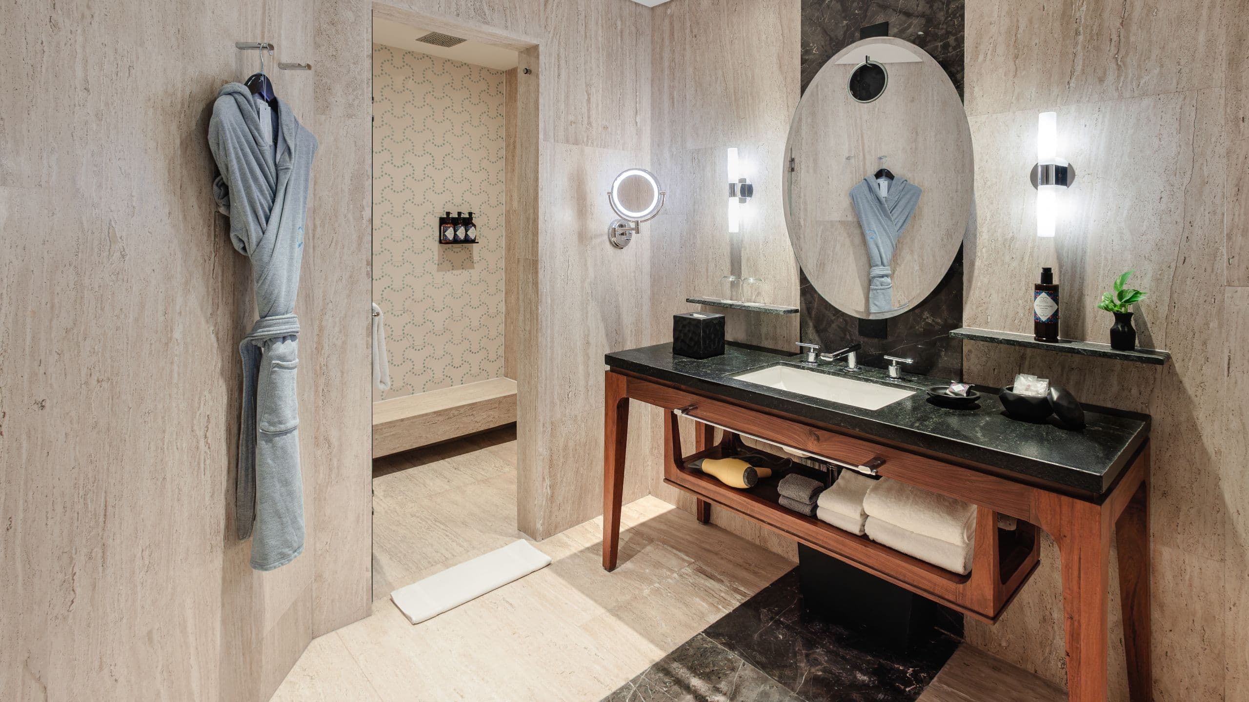 5 de 5 Hyatt Centric Playa del Carmen Queen Bed Downtown House Shower