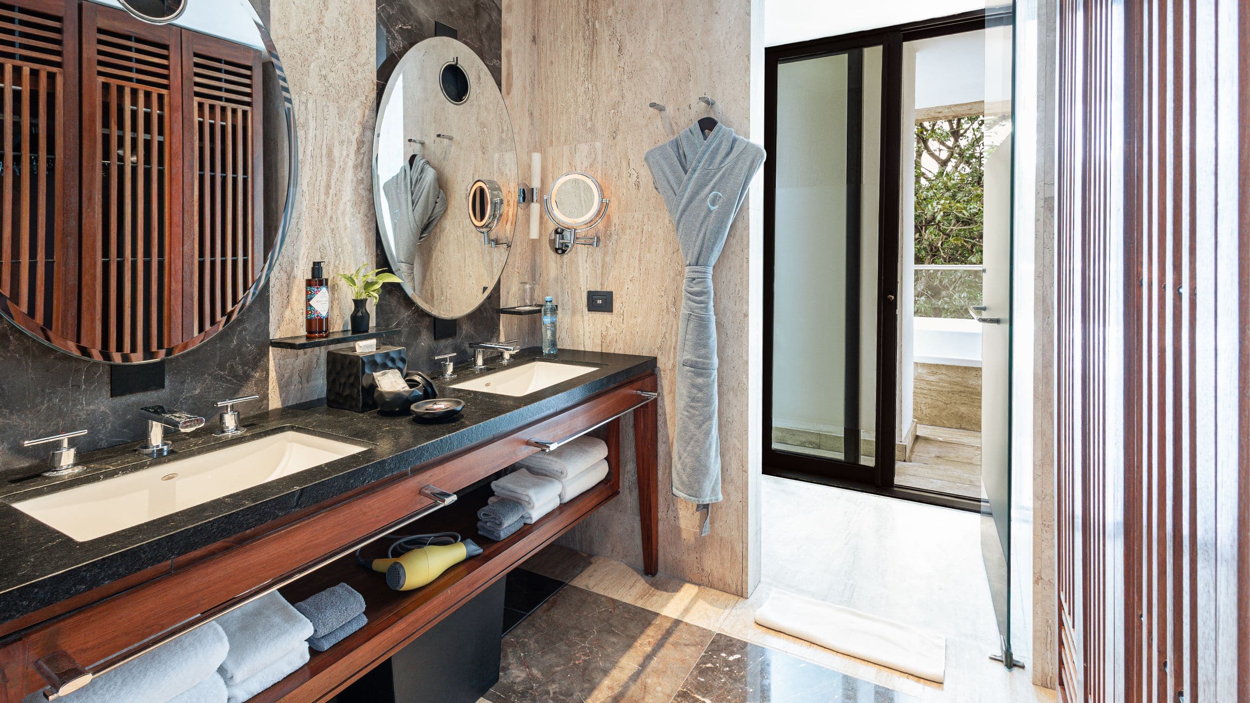 Hyatt Centric Playa del Carmen Quinta Avenida Suite Downtown House Bathroom