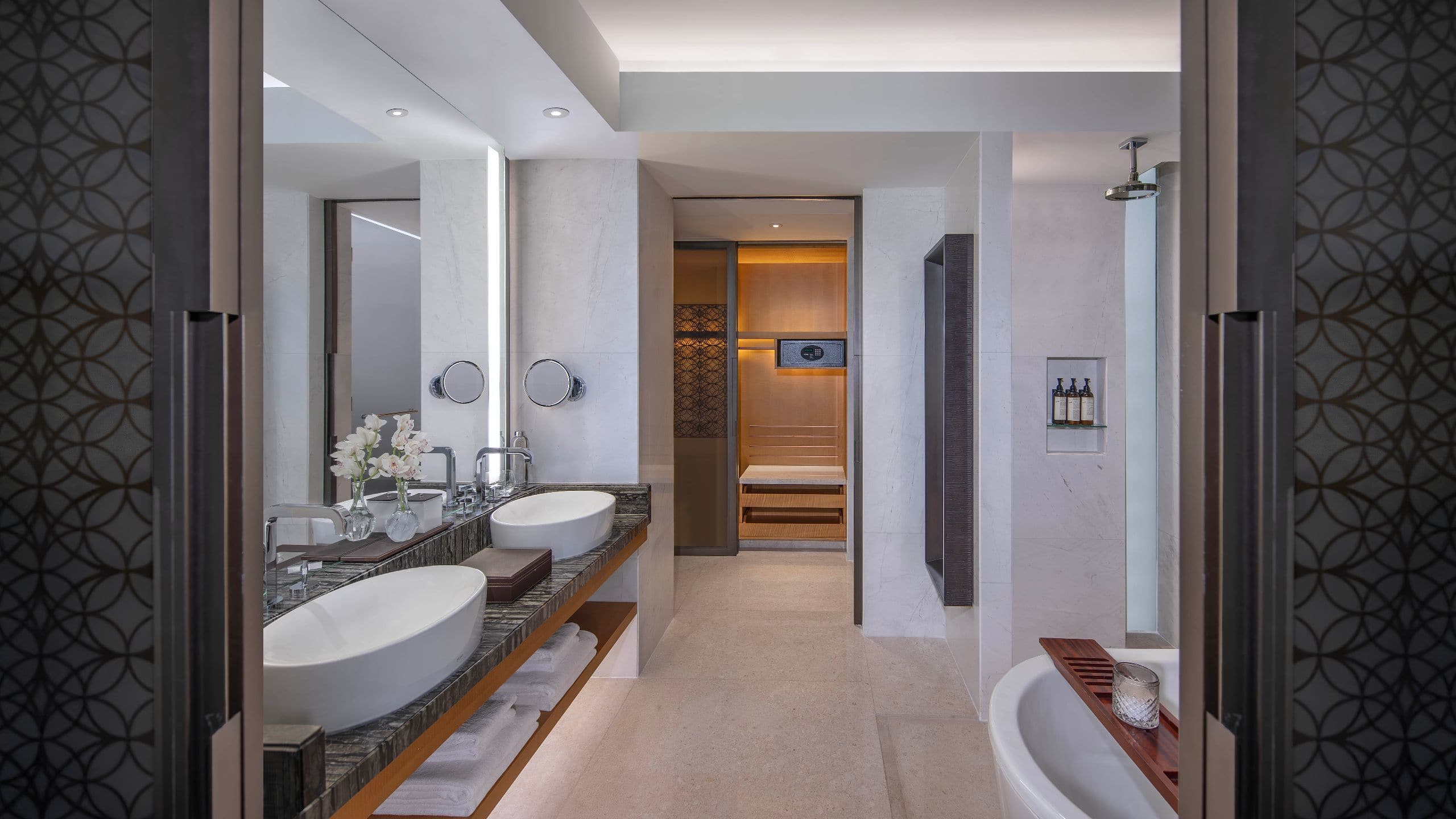 6 de 6 Park Hyatt Abu Dhabi Hotel and Villas Bathroom Guest Rooms