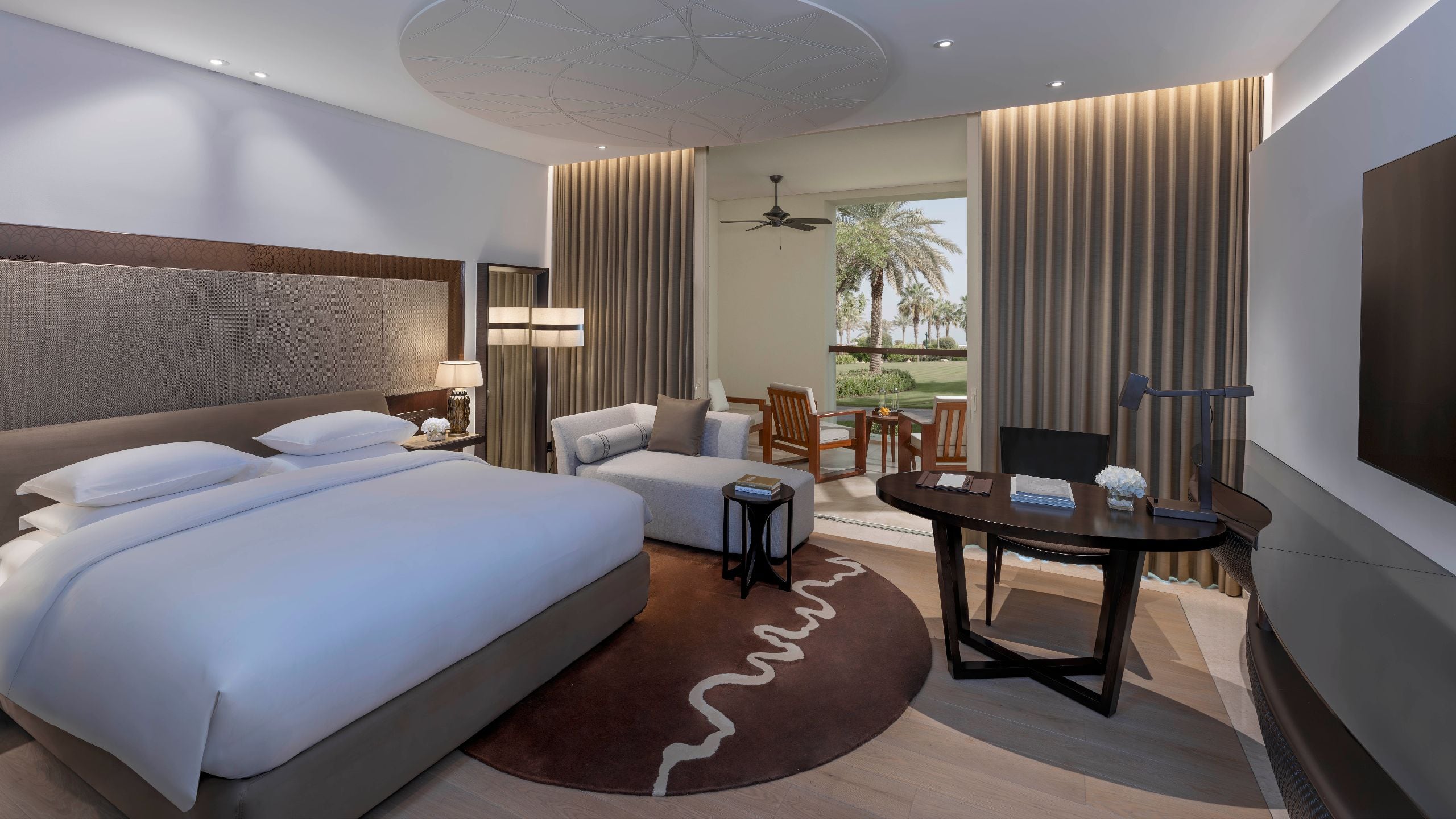 1 de 7 Park Hyatt Abu Dhabi Hotel and Villas Garden View Bedroom
