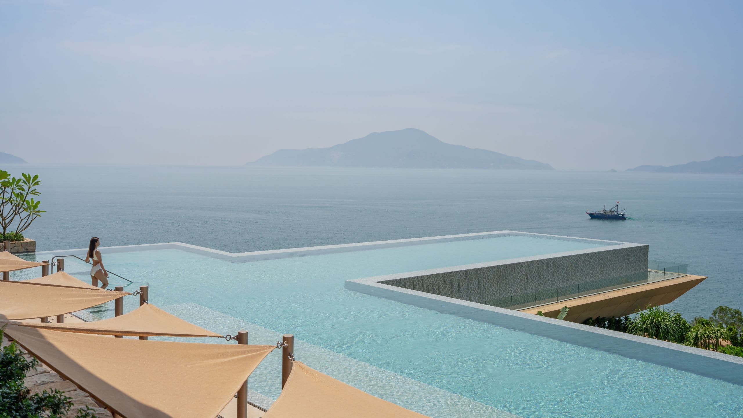 Alila Dong'ao Island Zhuhai Pool With Model