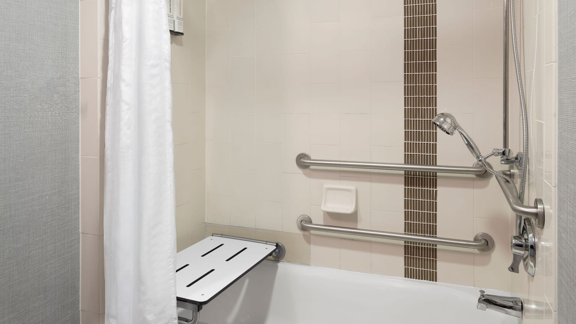 2 of 2 Hyatt Place Atlanta/Alpharetta/North Point Mall Ada Bathtub
