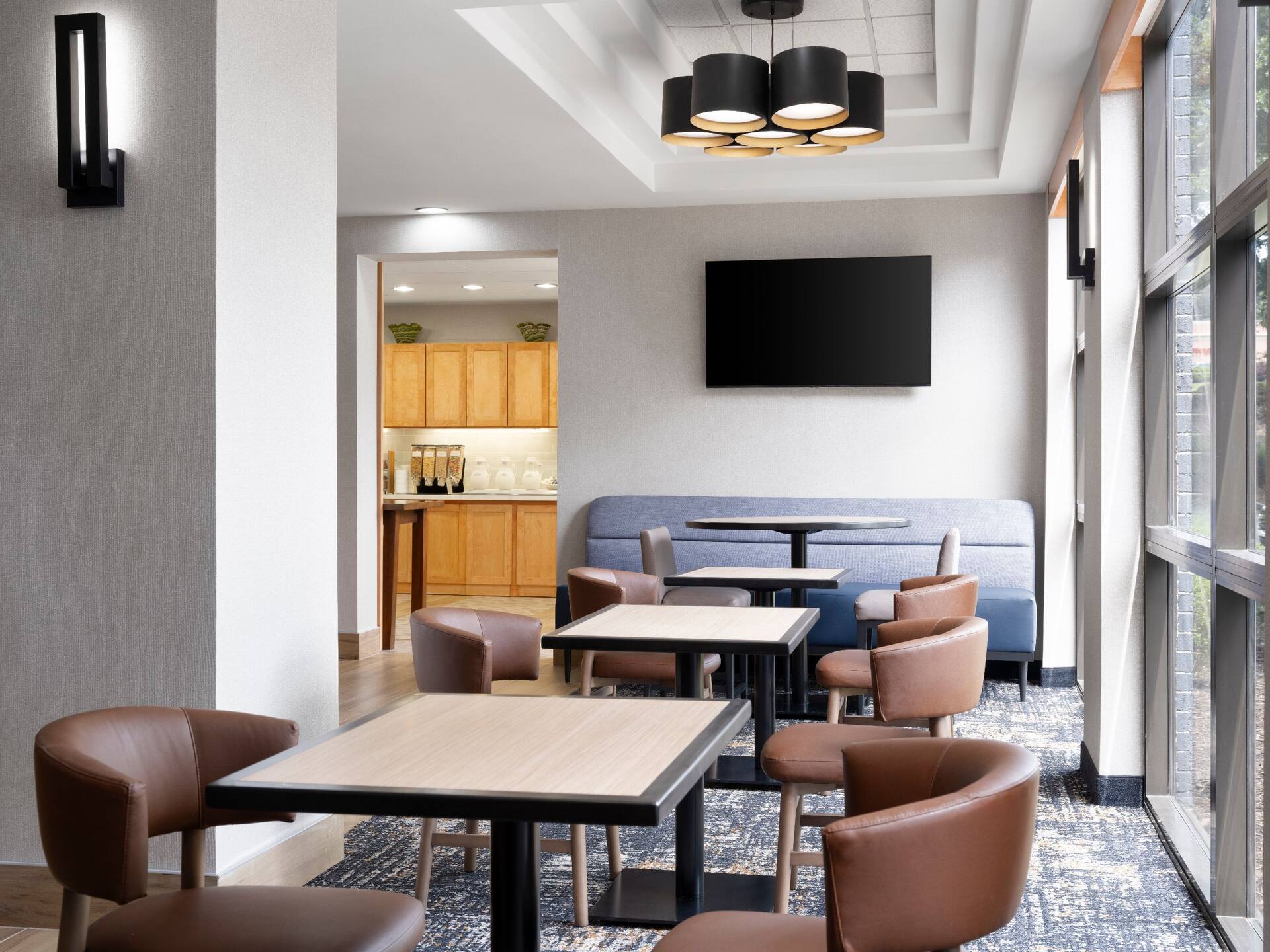 Hyatt Place Atlanta/Alpharetta/North Point Mall Breakfast Seating