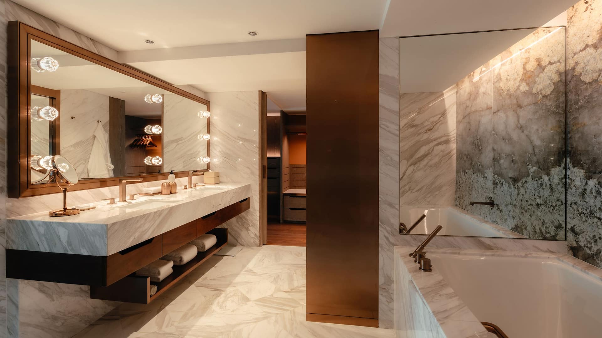 3/4 Grand Hyatt Singapore Grand Executive Suite Bathroom