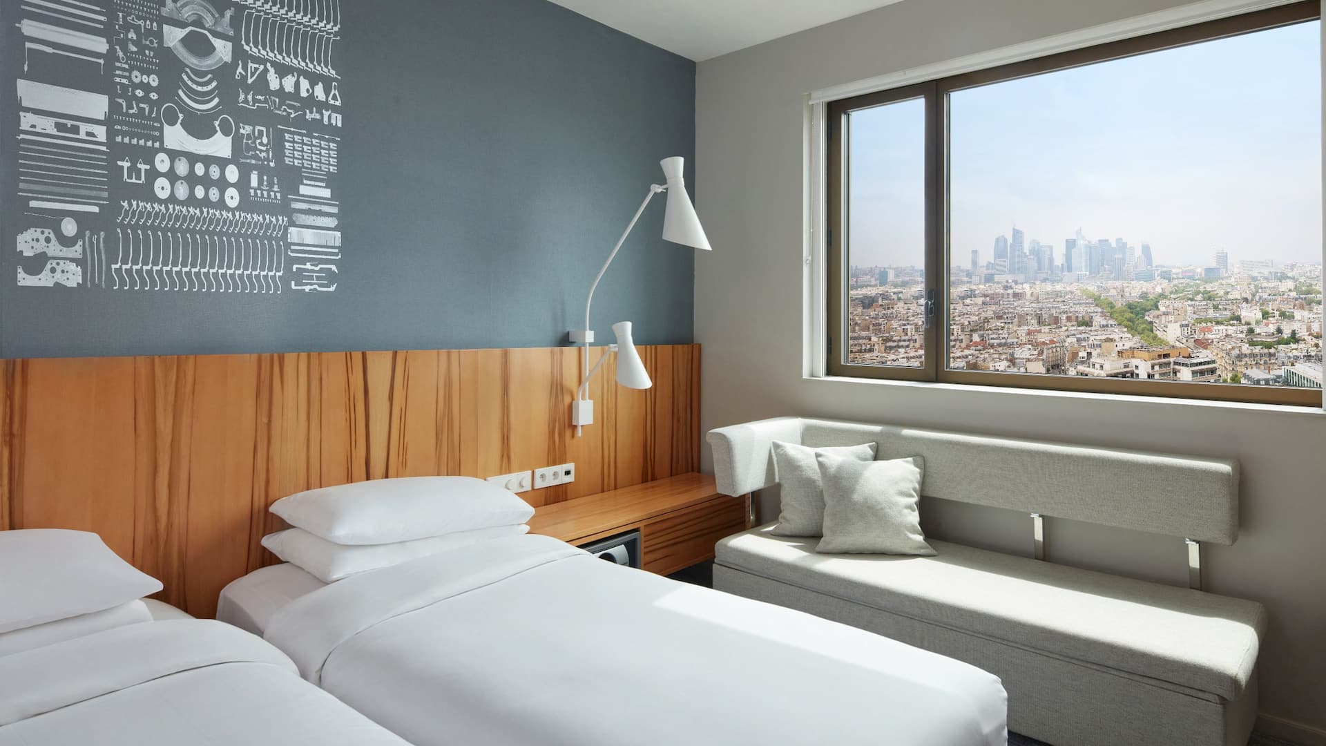 1 de 5 Hyatt Regency Paris Étoile Deluxe Room With View