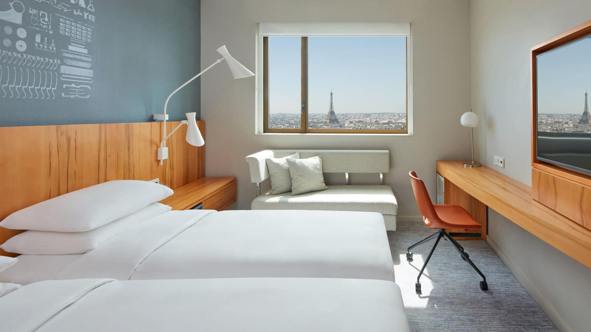 2 de 5 Hyatt Regency Paris Étoile Twin Bed Room View