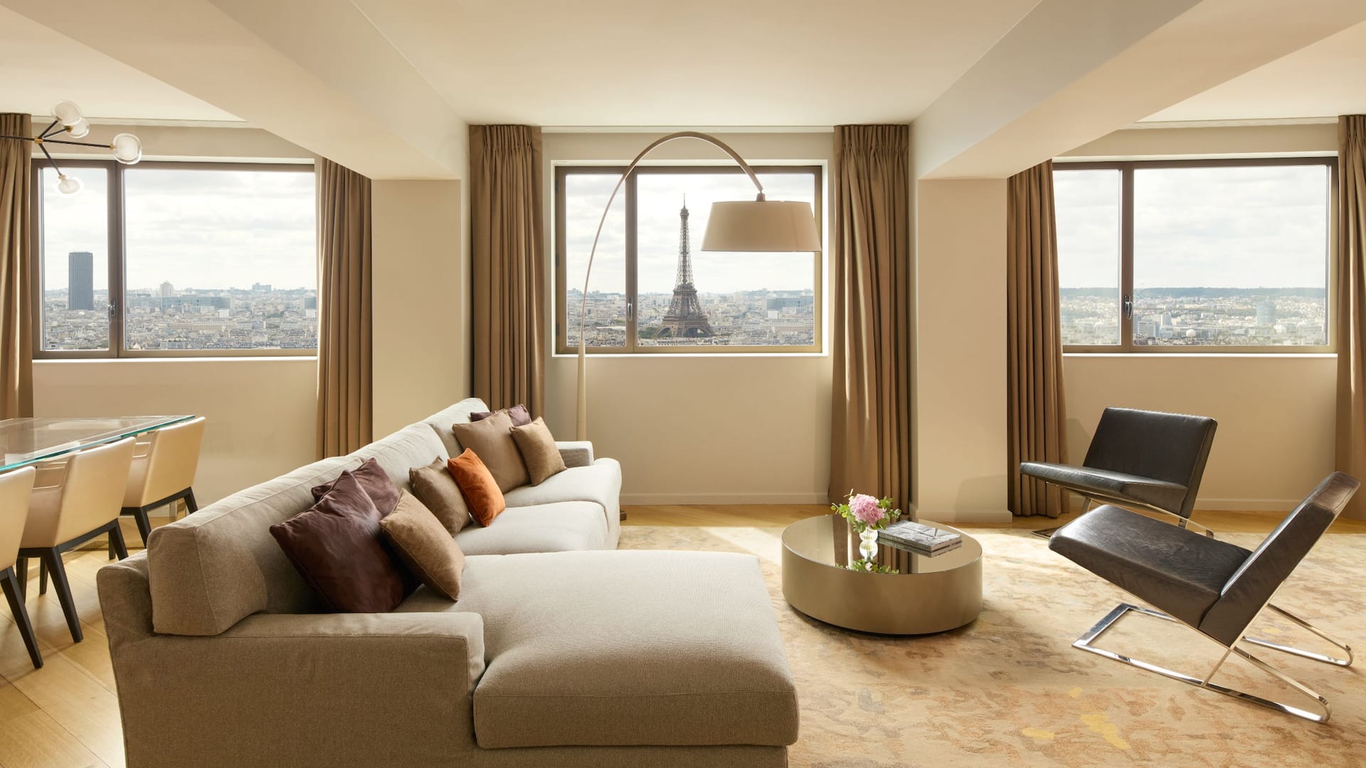 6 de 7 Hyatt Regency Paris Étoile Presidential Suite View