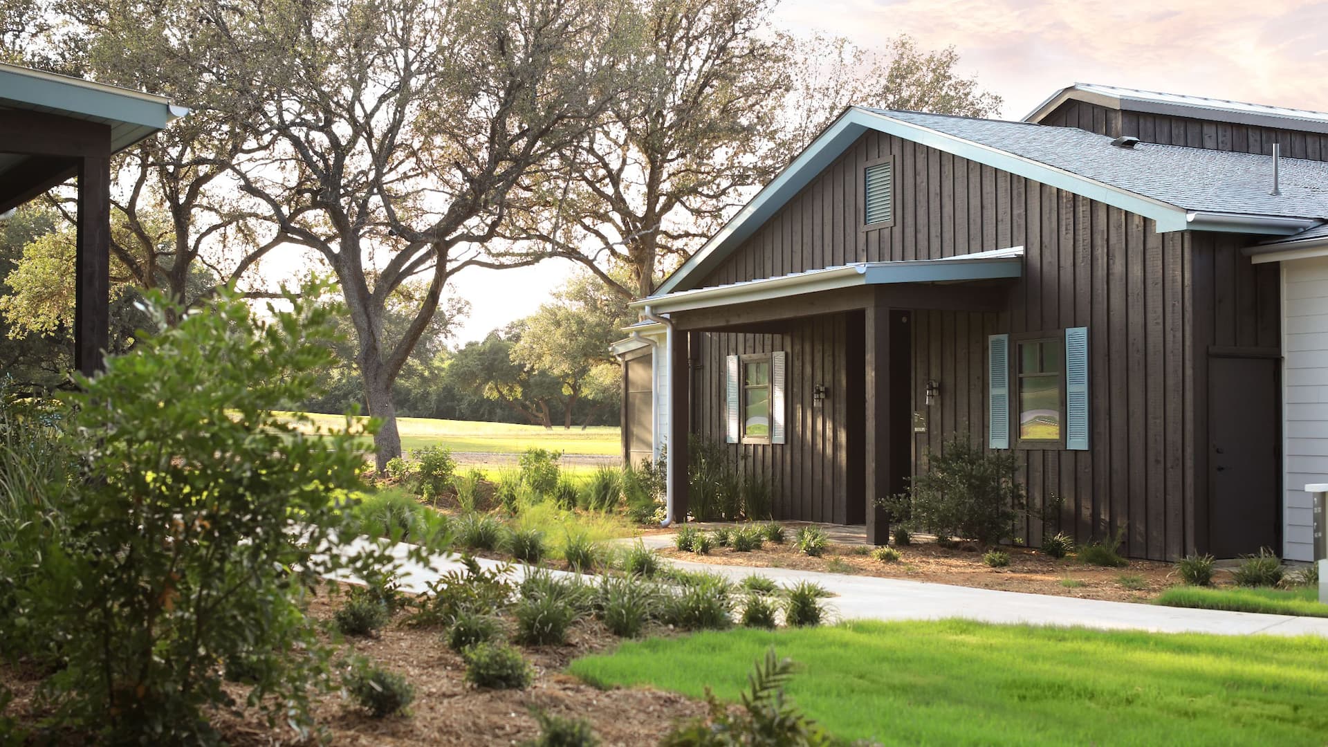 3 из 3 Hyatt Regency Hill Country Resort and Spa Villa Exterior Entrance