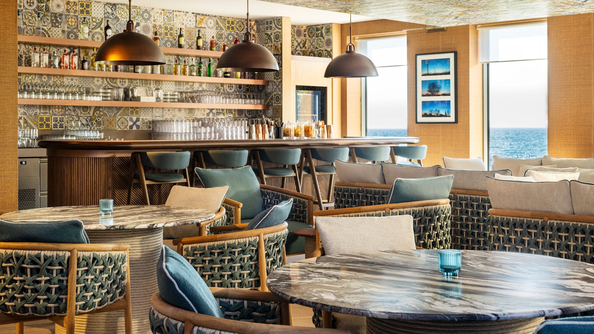 Hyatt Regency Zadar Estival Bar Area