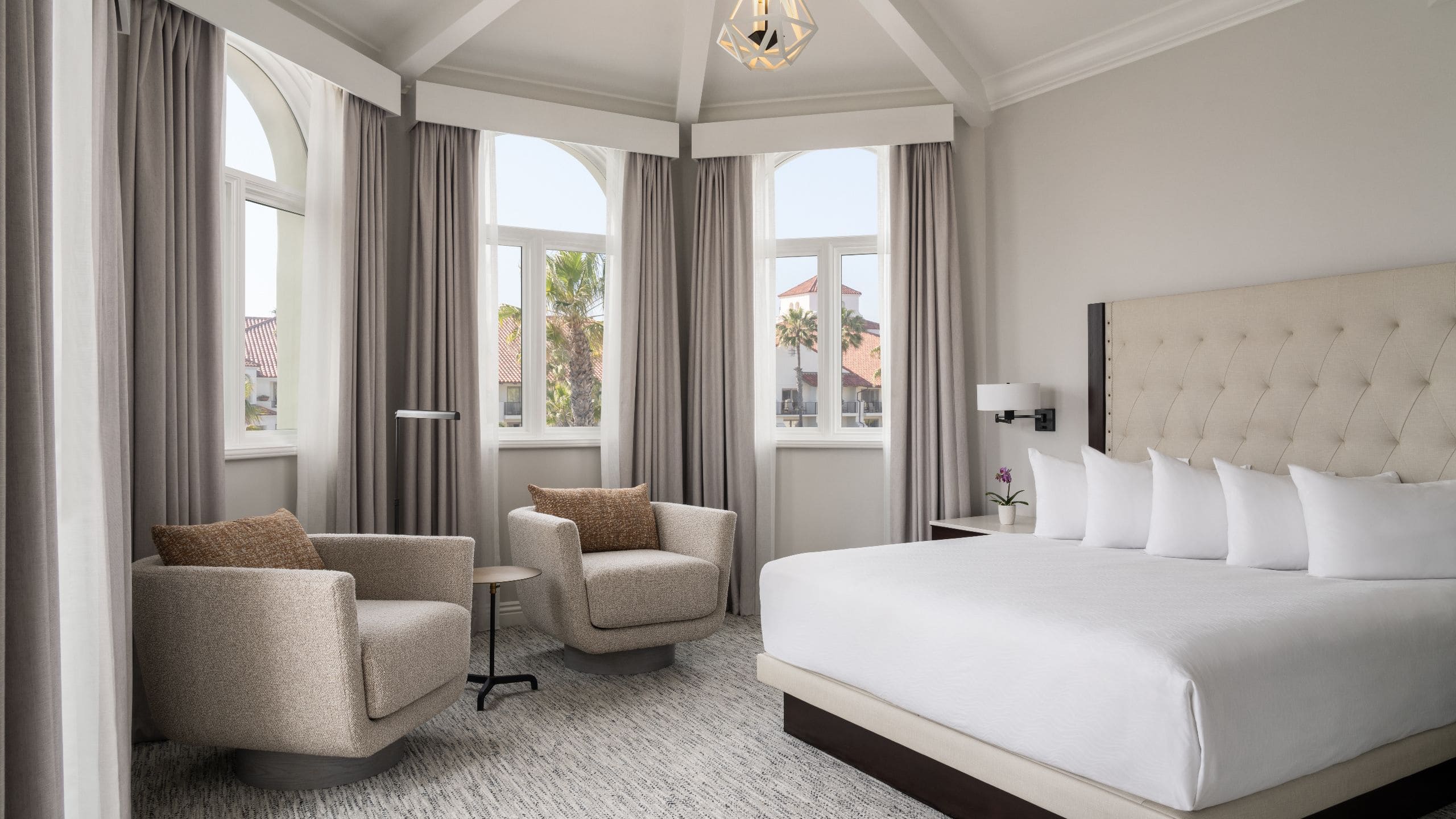 ハンティントンビーチのオーシャンビューのホテルの客室 | ハイアット