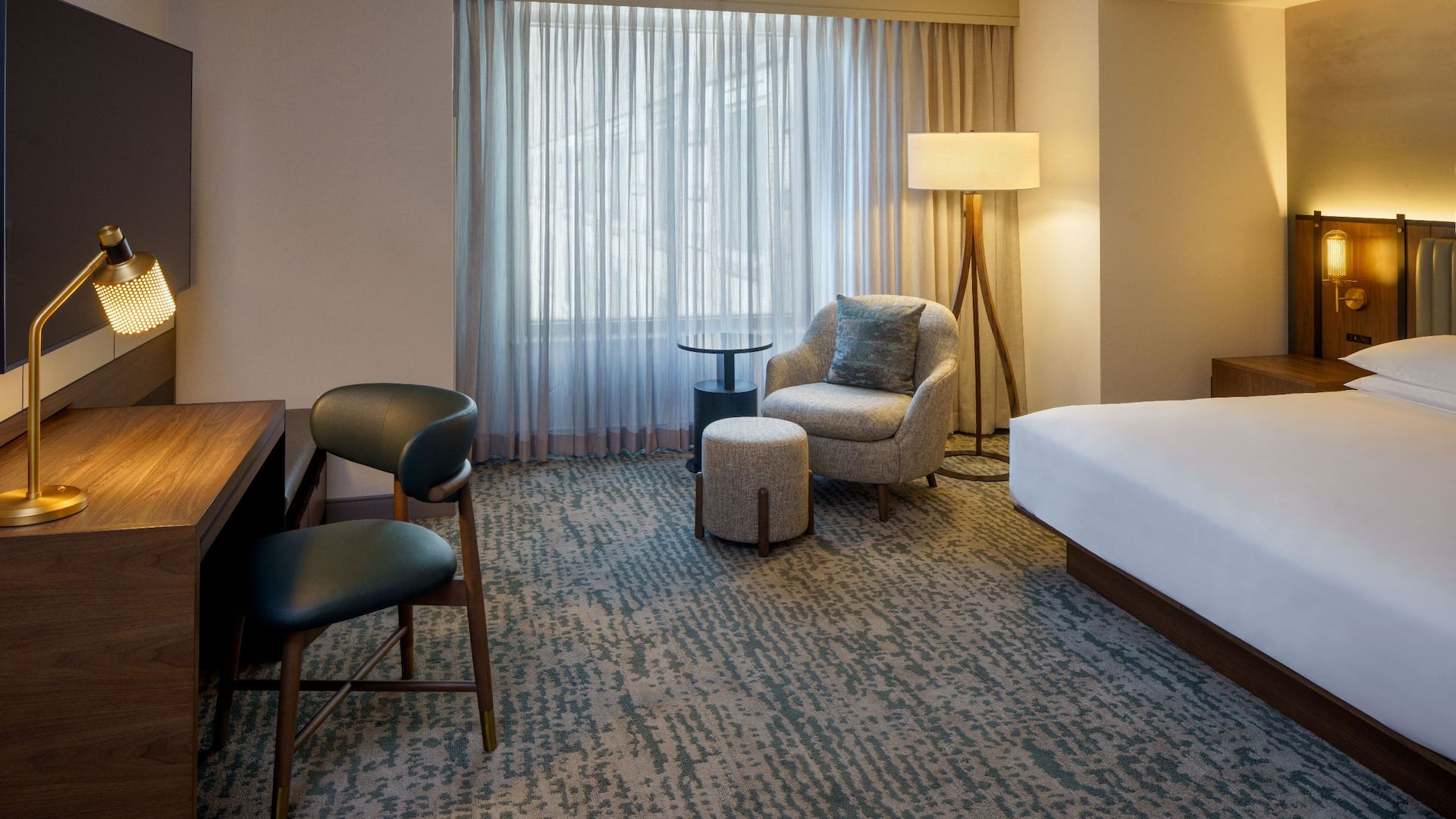3 de 6 Hyatt Regency Reston King Bed Seating
