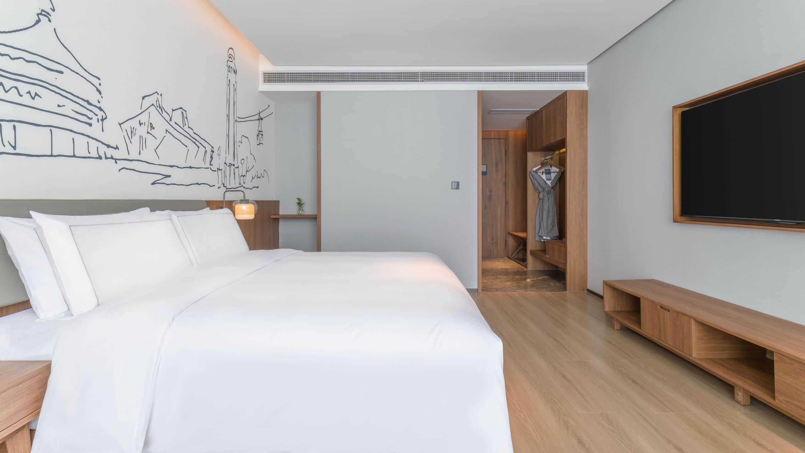 1 of 8 UrCove Chongqing Yubei Executive King Bed