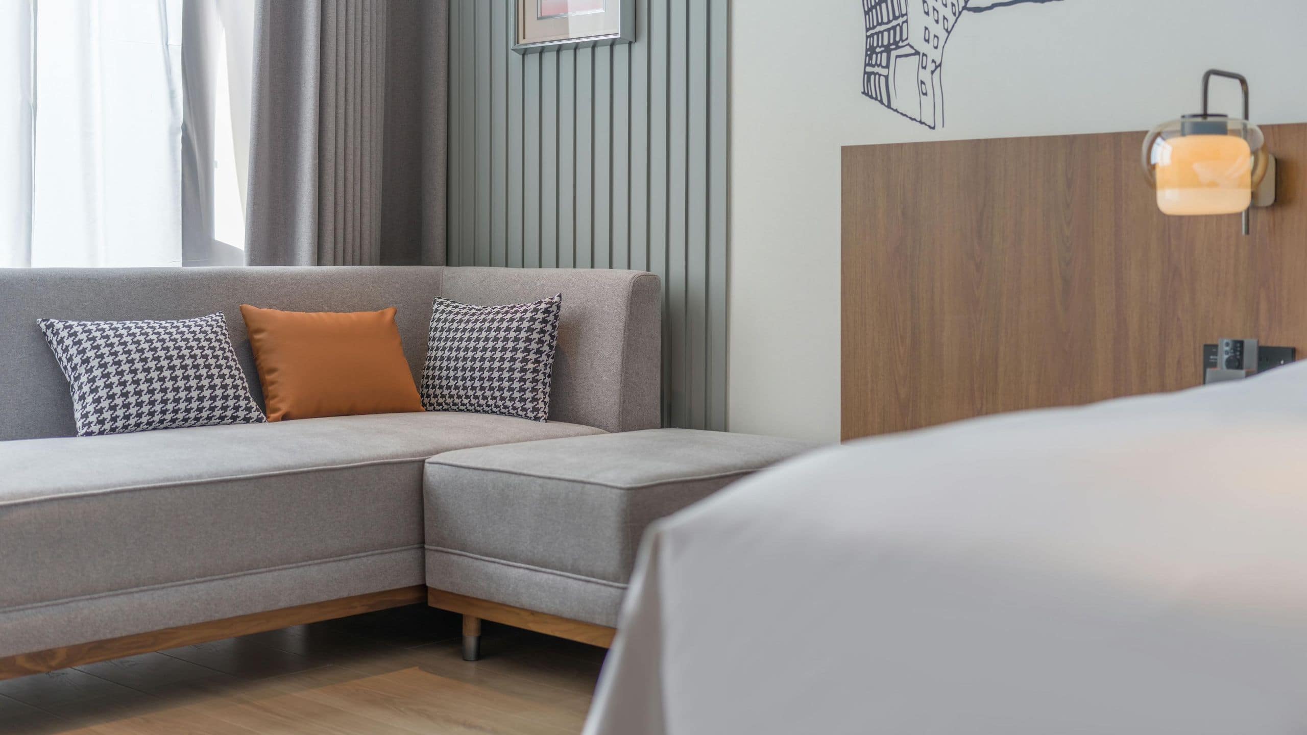 2 of 8 UrCove Chongqing Yubei Executive King Sofa