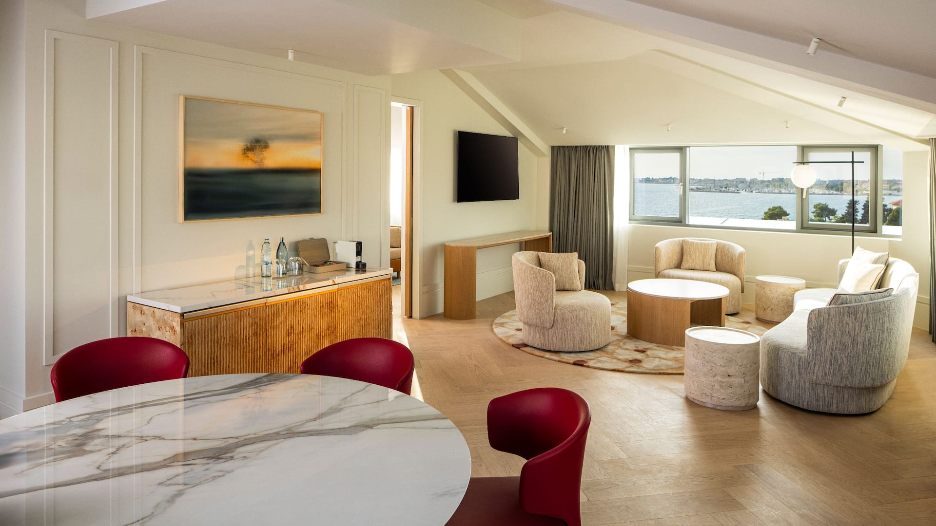 2 von 7 Hyatt Regency Zadar Adriatic Suite Sitting Area