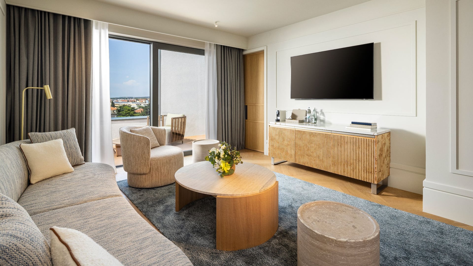 2 de 4 Hyatt Regency Zadar Ambassador Suite Living Room View