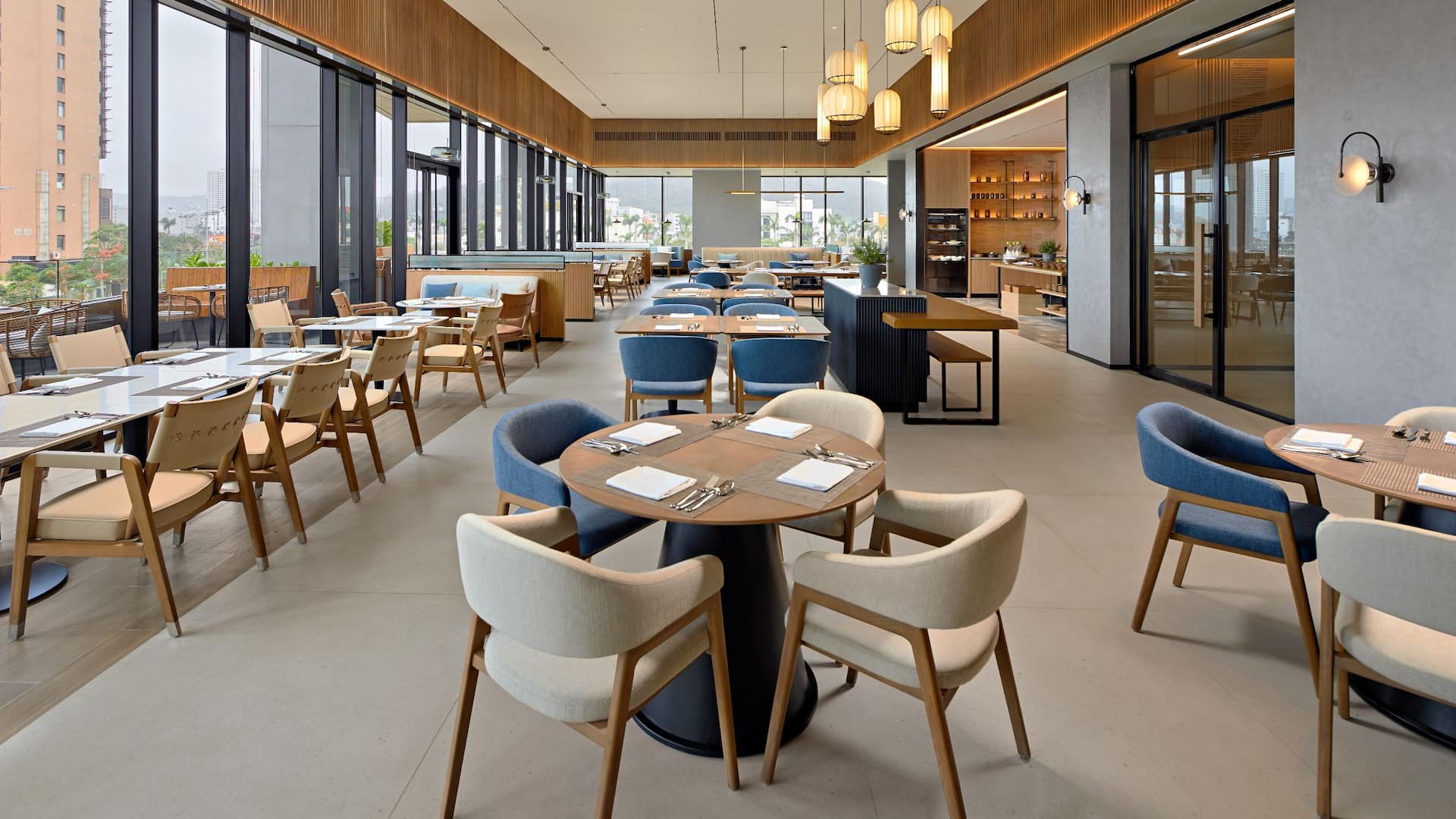 2 of 5 Hyatt Place Ha Long Bay, Bai Chay Bistro At The Bay Restaurant Layout