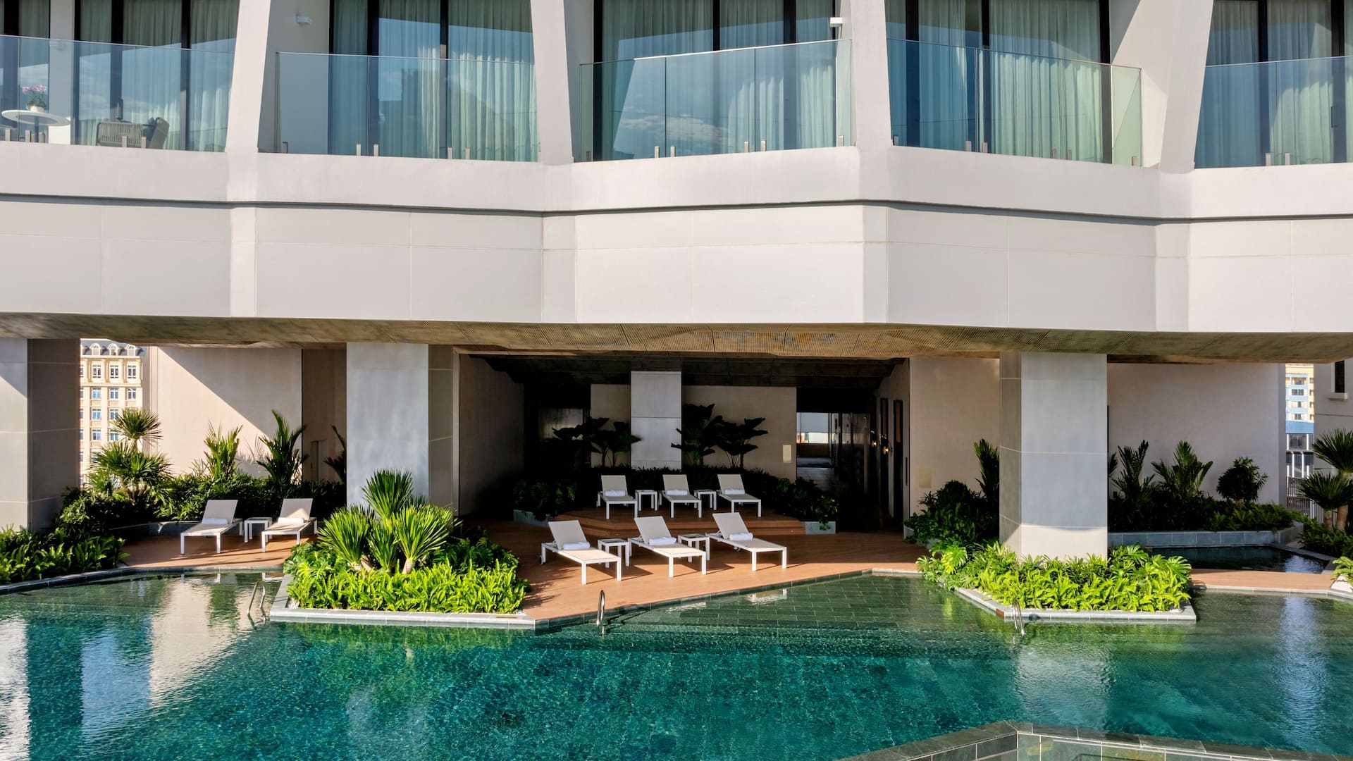 Hyatt Place Ha Long Bay, Bai Chay Pool Drone View