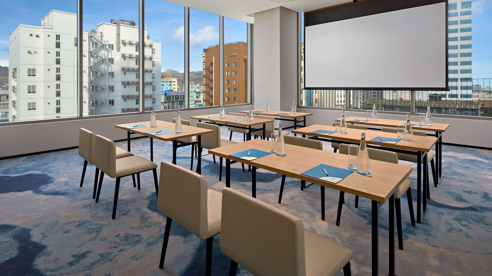 1/1 Hyatt Place Ha Long Bay, Bai Chay Board Room Classroom